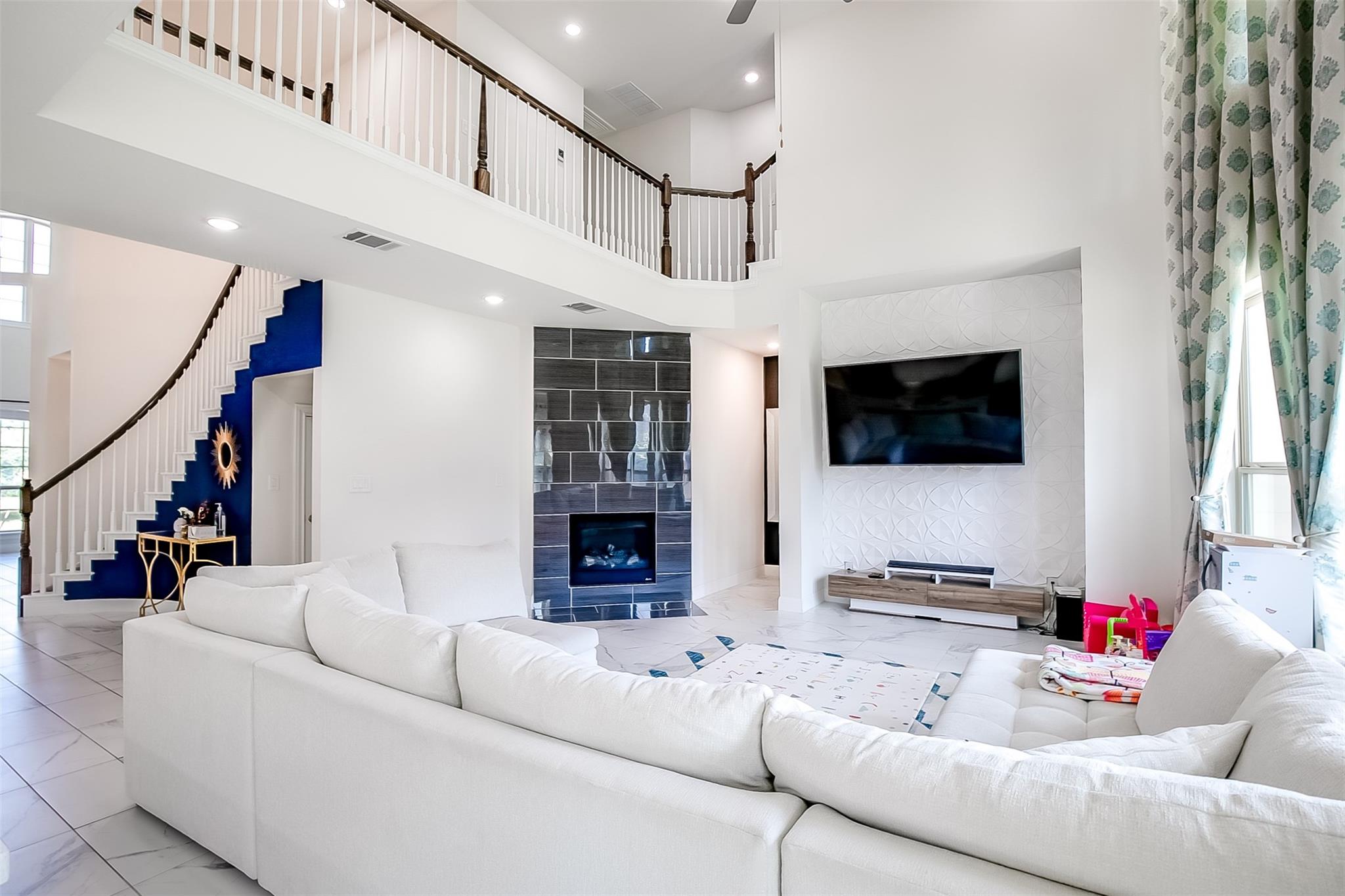 731 Expedition Way Property Photo 10