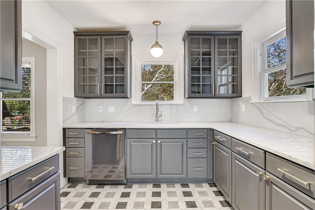 1907 Brackenridge St Property Photo 1