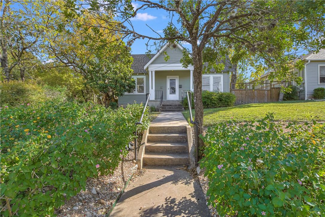 1907 Brackenridge St Property Photo 3