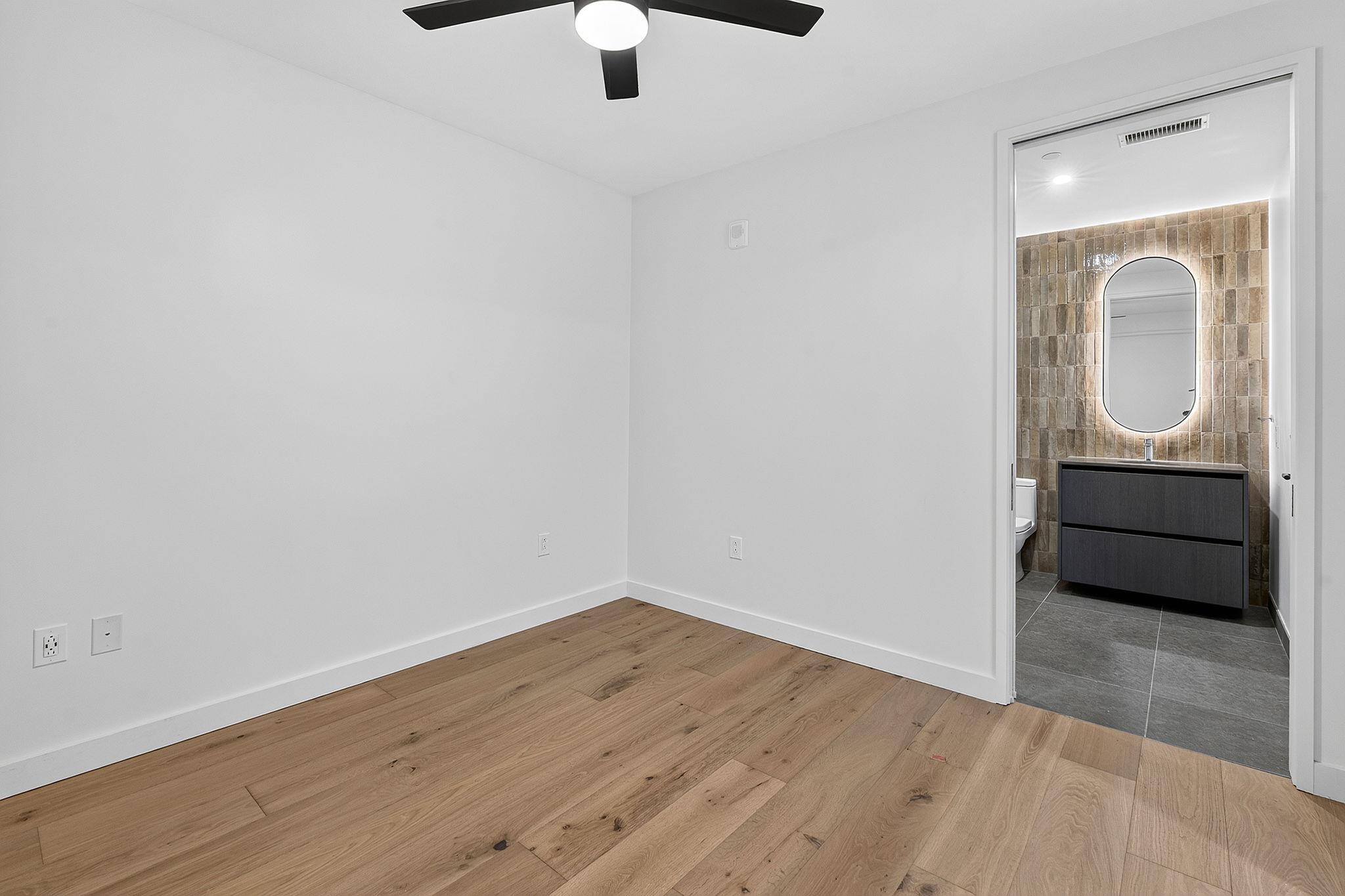 610 Davis St #3206 Property Photo 6