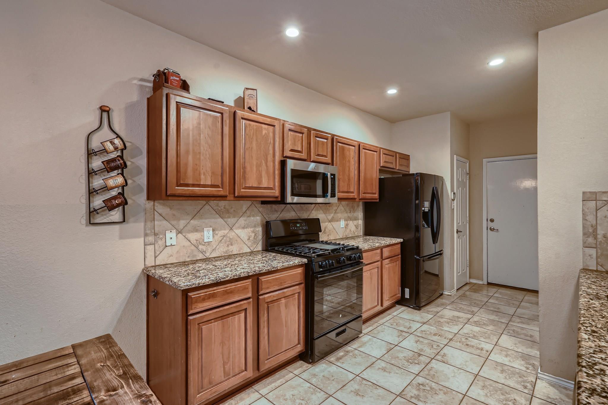 1712 Mcclannahan Dr Property Photo 3