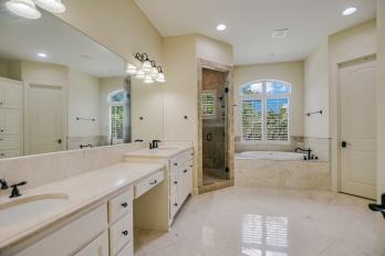 2401 Sailpoint Dr Property Photo 16