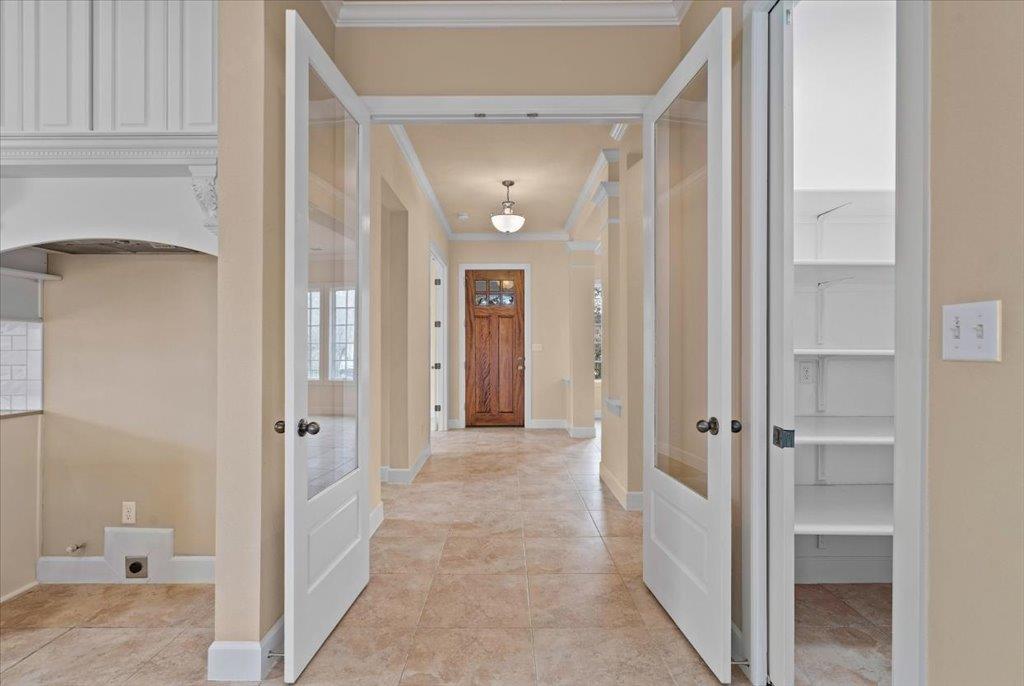 3006 Washington Sq Property Photo 8