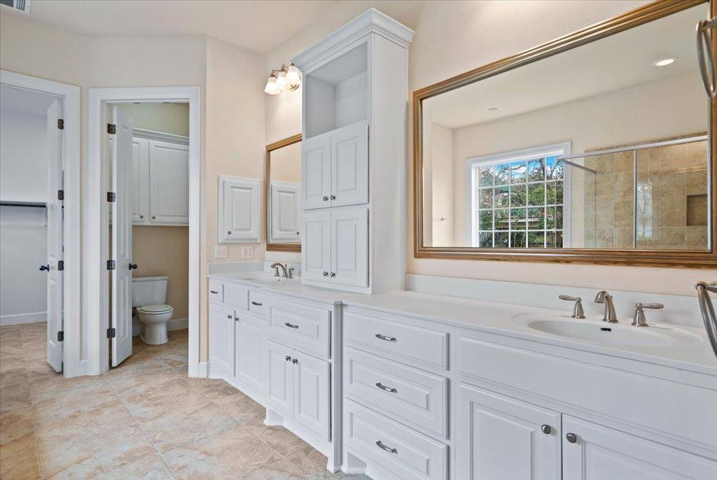 3006 Washington Sq Property Photo 17