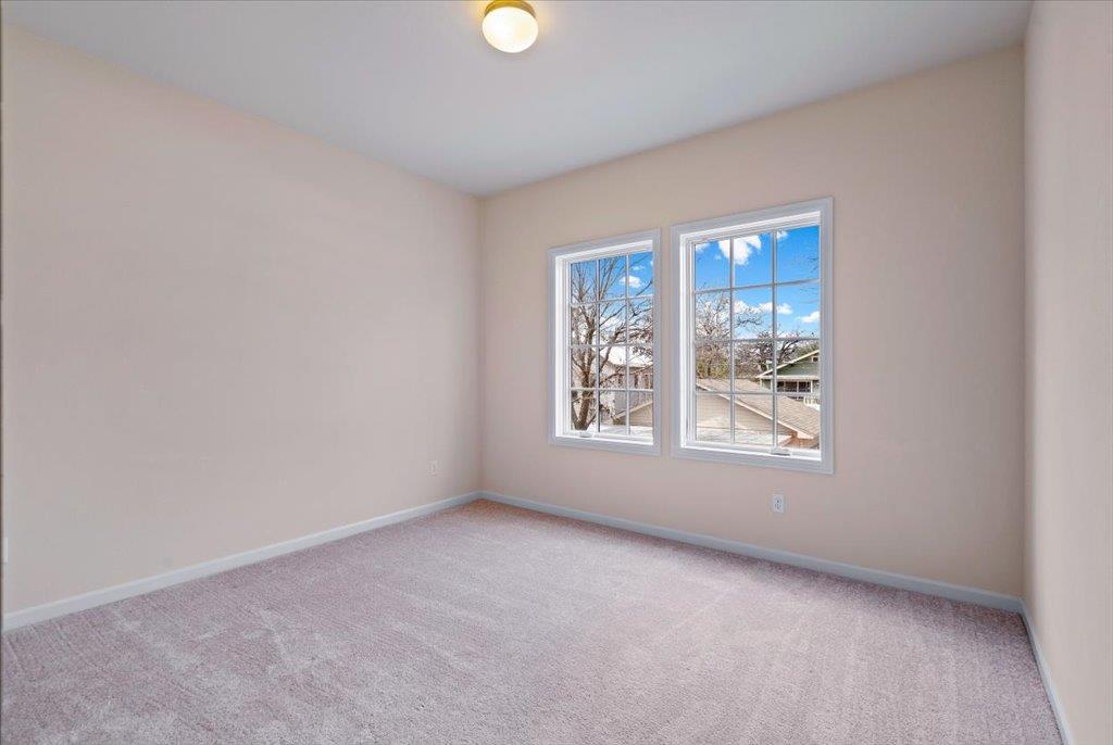 3006 Washington Sq Property Photo 22