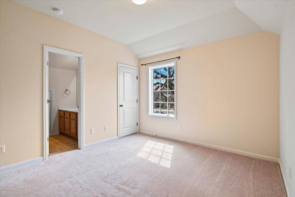 3006 Washington Sq Property Photo 26