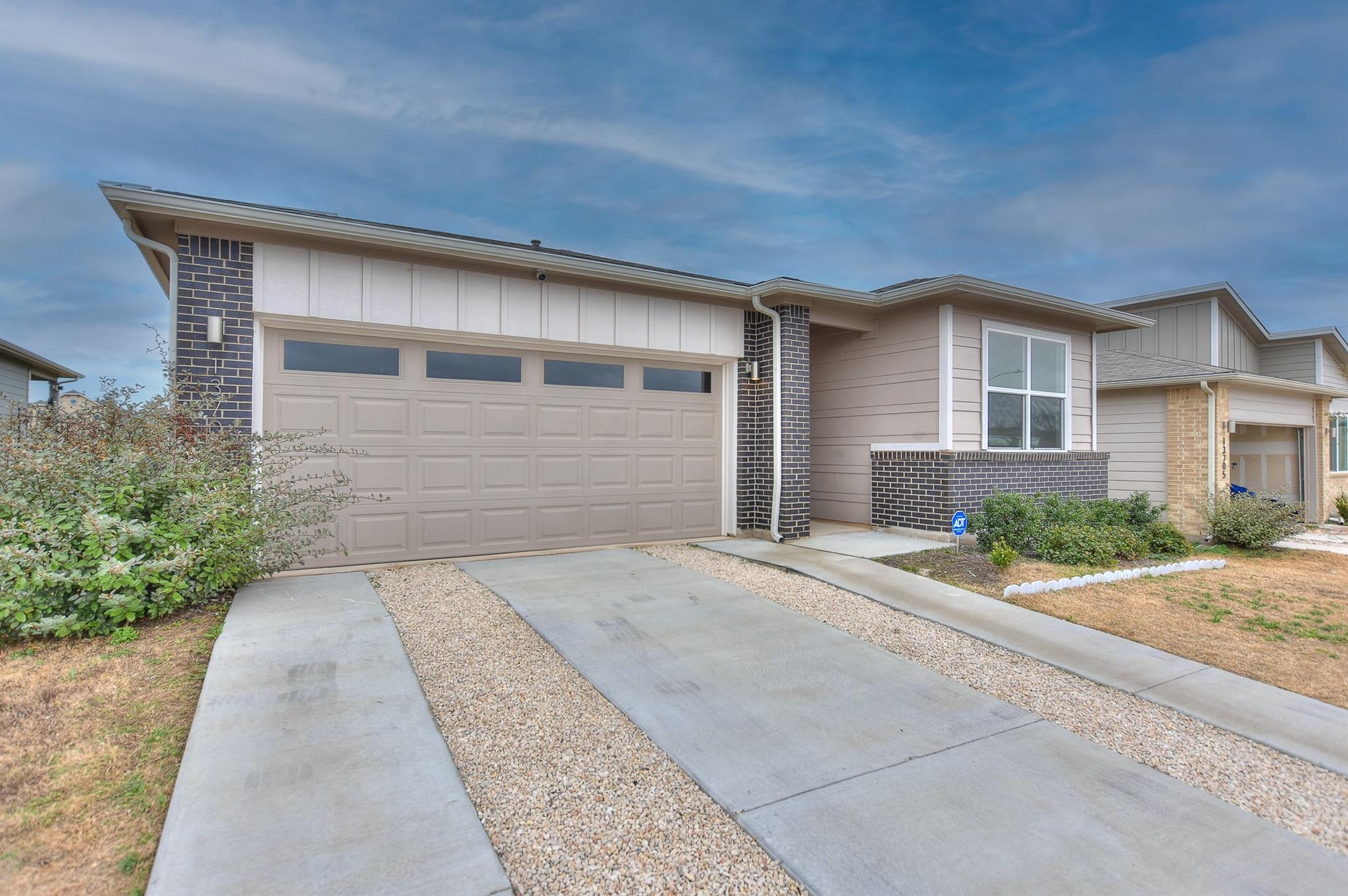 13709 Bavarian Forest Dr Property Photo 3