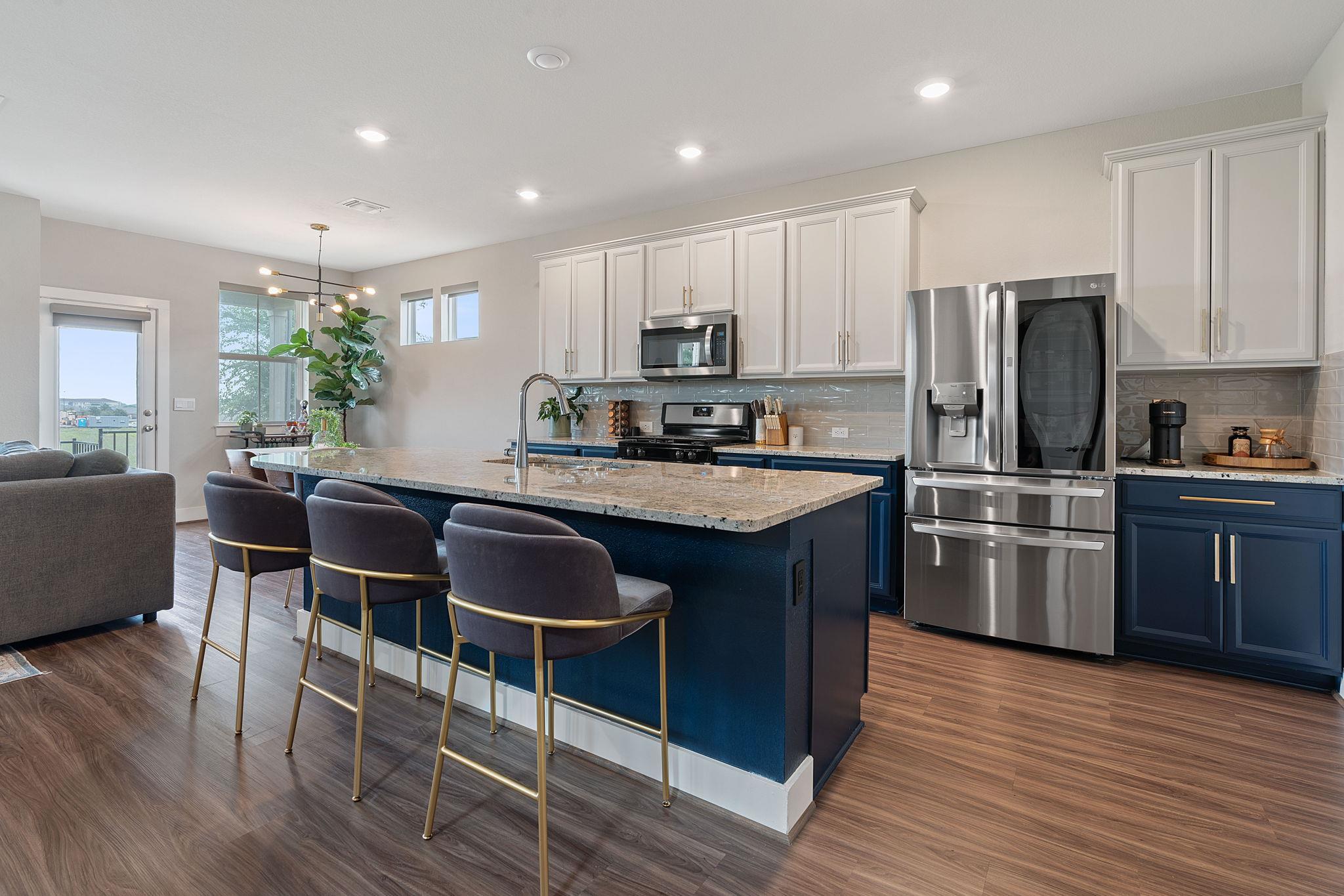 7120 Silver Star Ln Property Photo 10