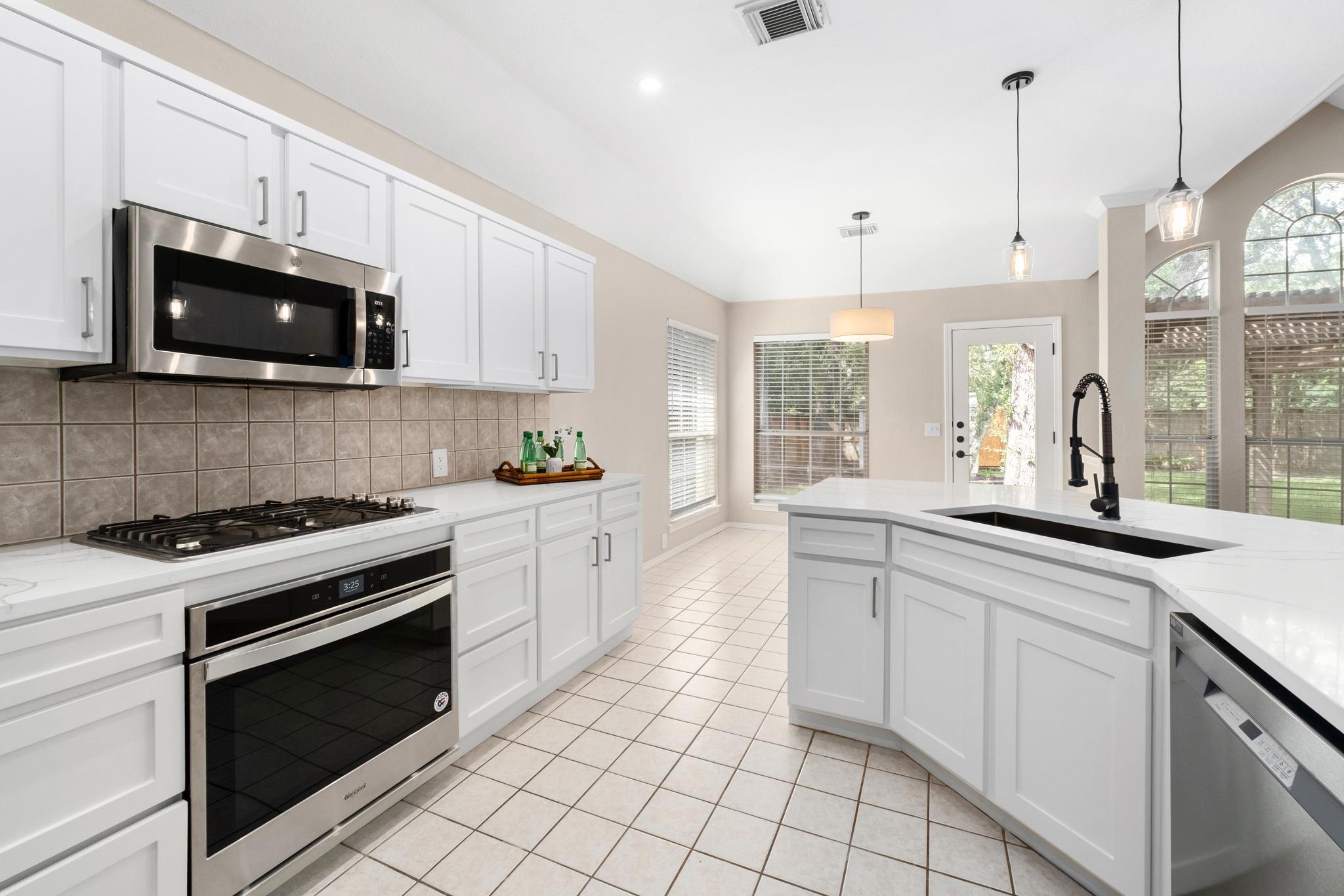 5405 Apache Creek Cv Property Photo 2