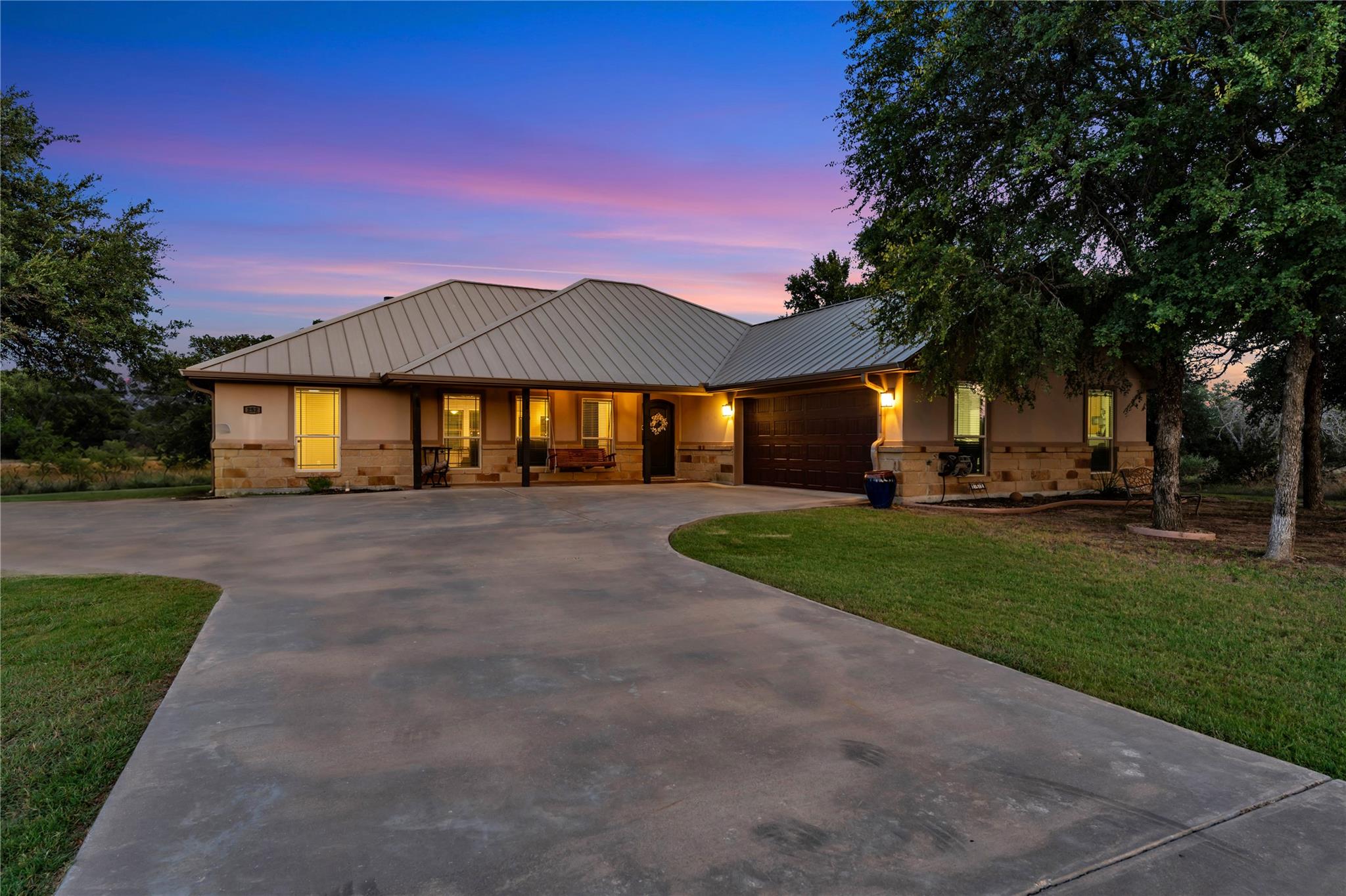 252 Sunday Dr Property Photo 1