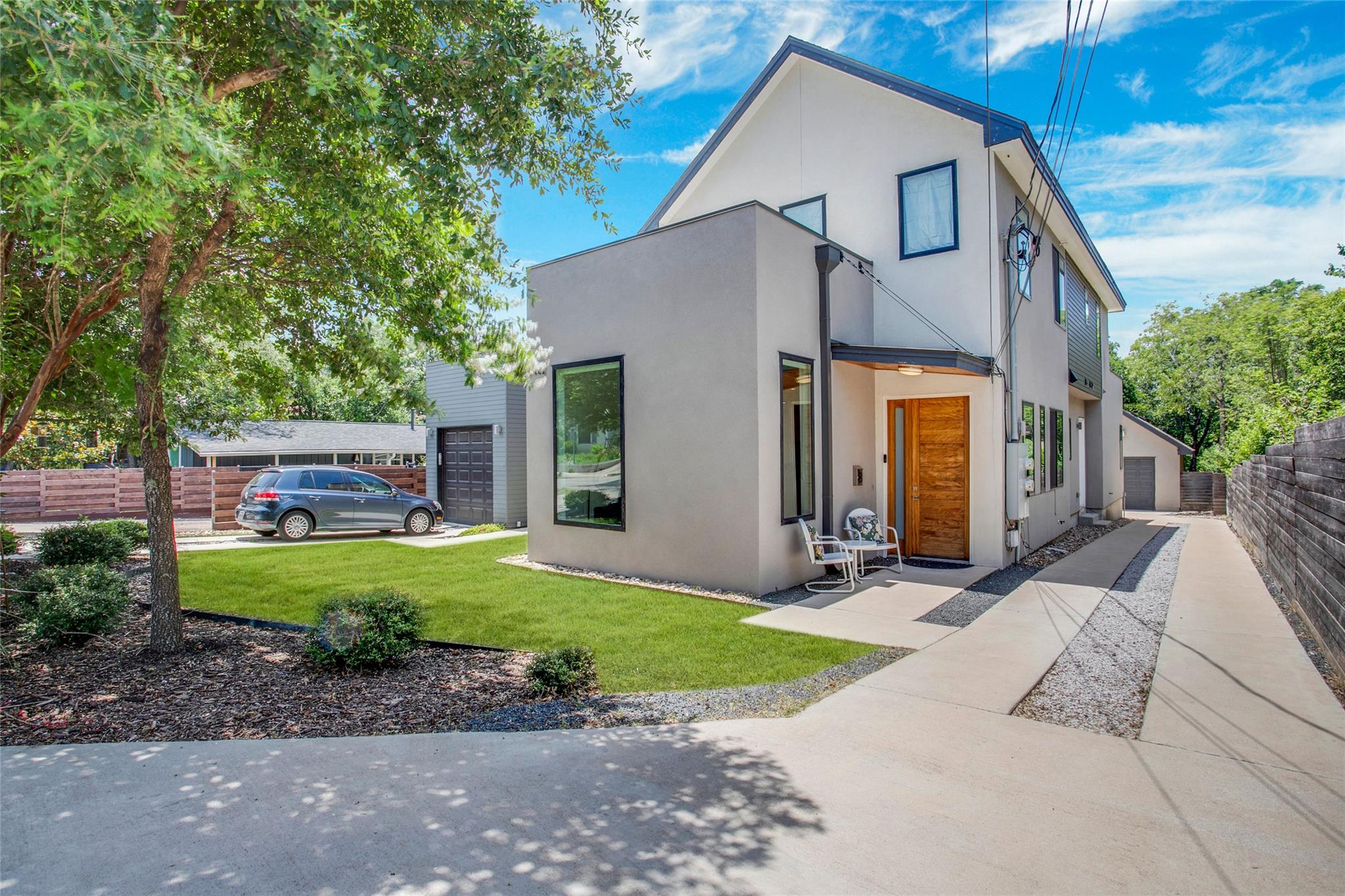 5402 Woodrow Ave #b Property Photo 1