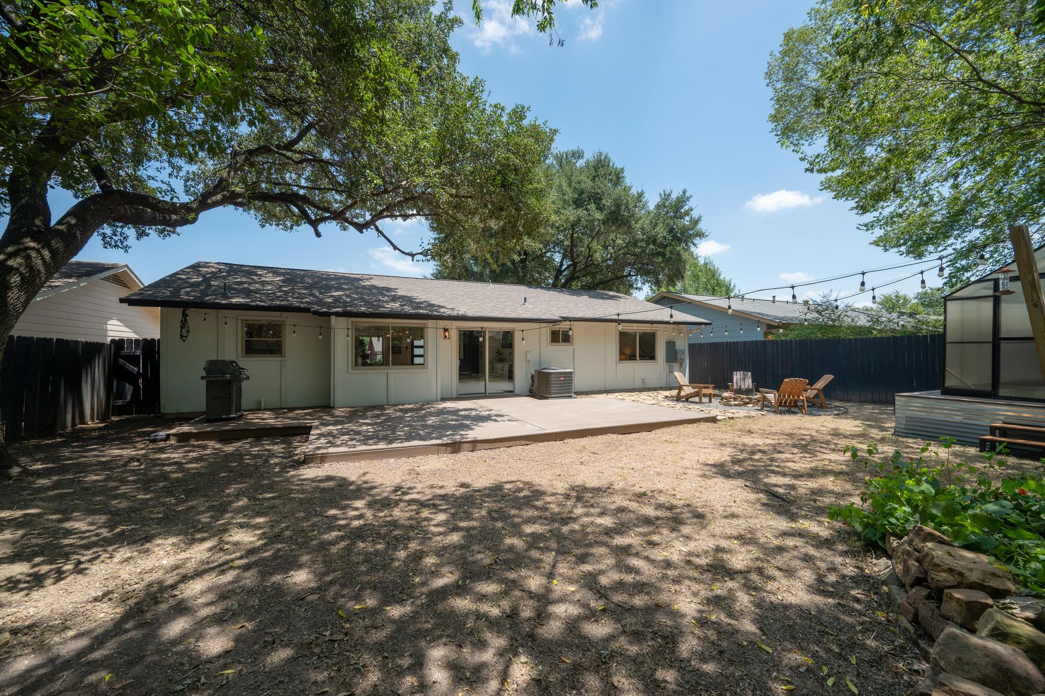 2609 Berkett Dr Property Photo 24