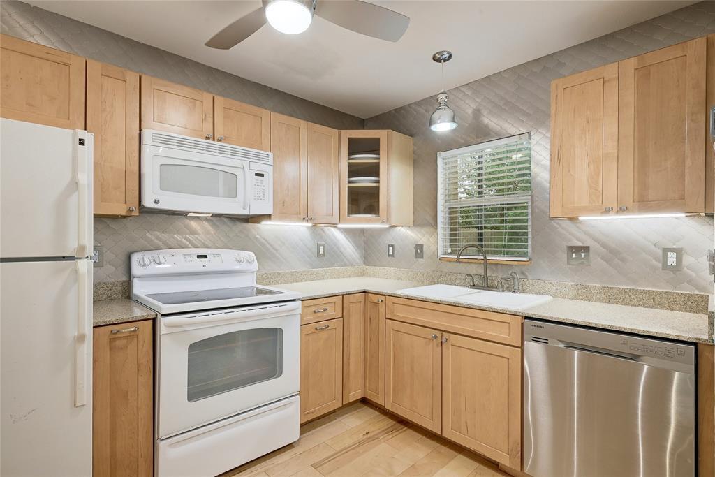 5330 Balcones Dr #g Property Photo 7
