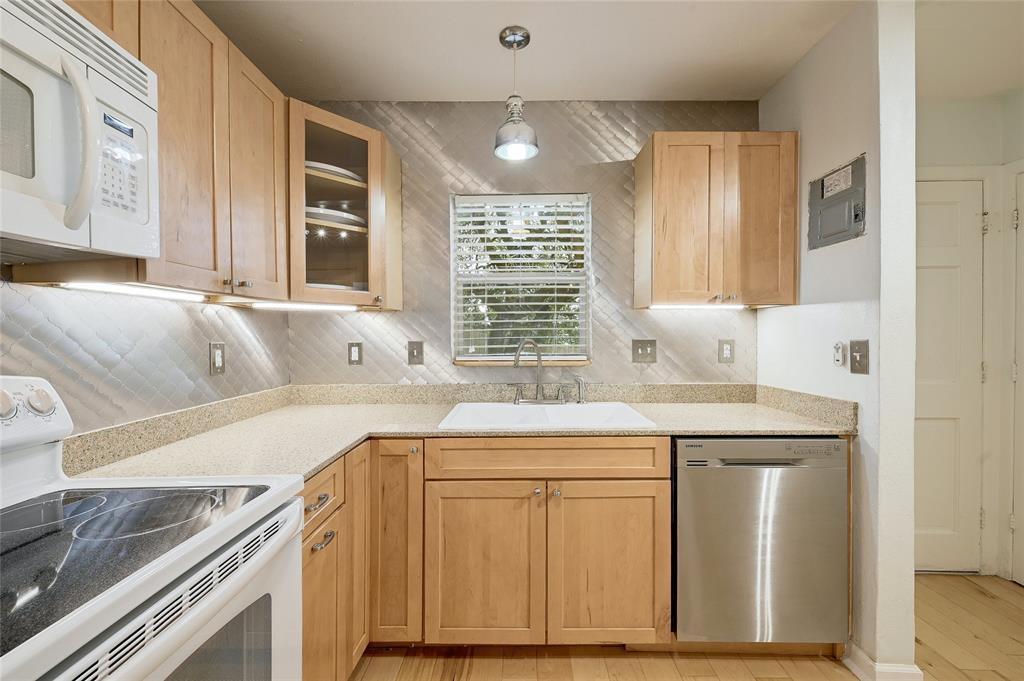 5330 Balcones Dr #g Property Photo 8