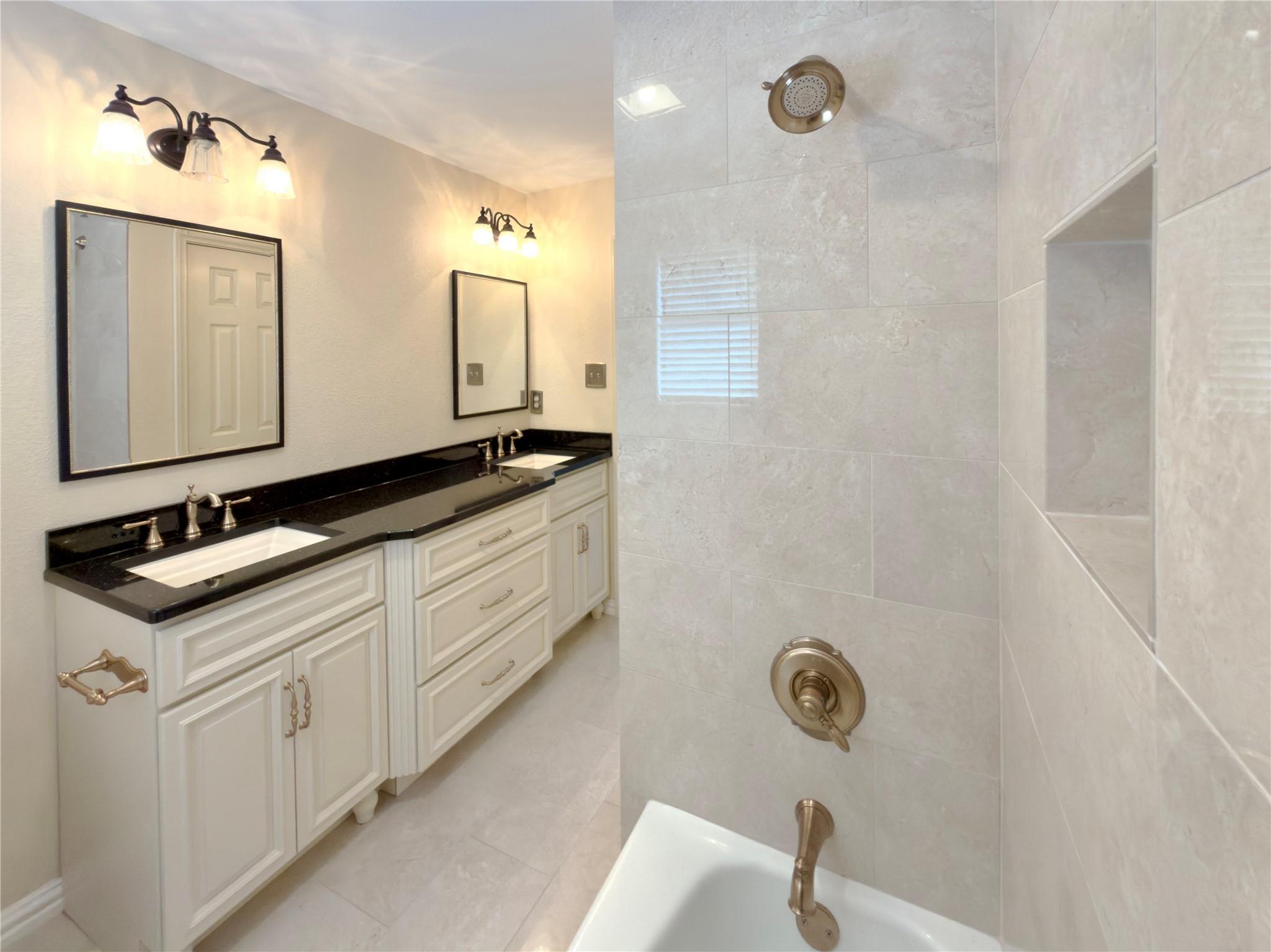 11102 Aerie Cv Property Photo 11