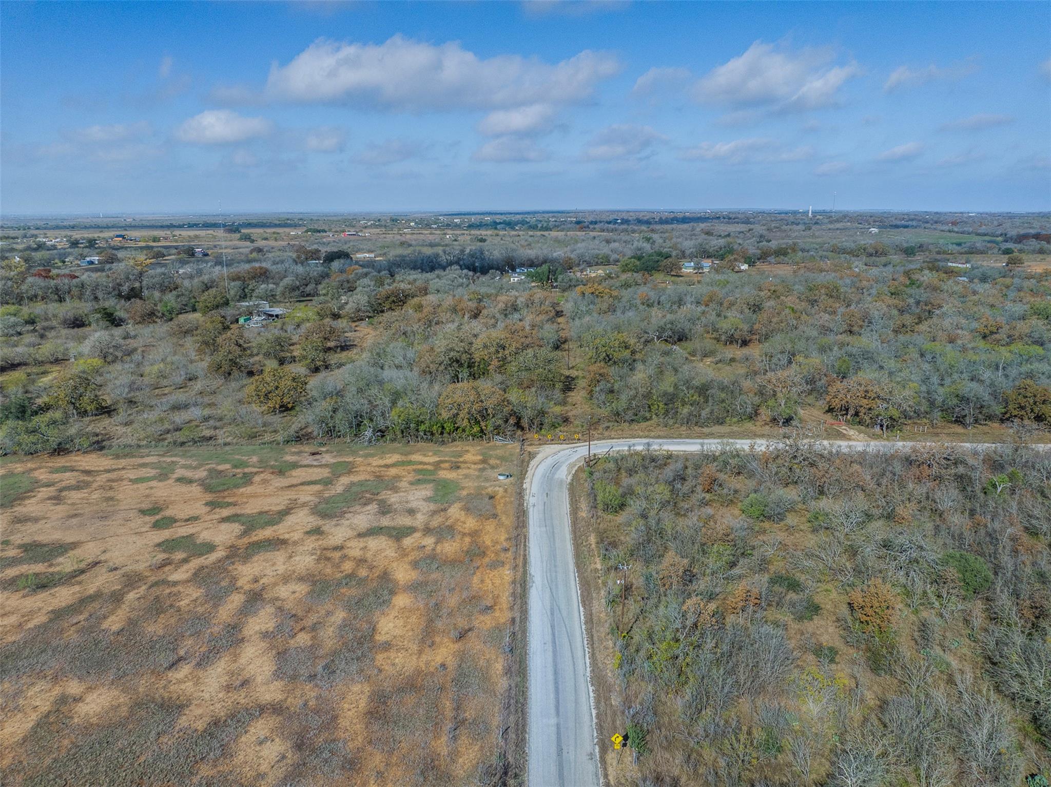 970 Bugtussle Ln Property Photo 3