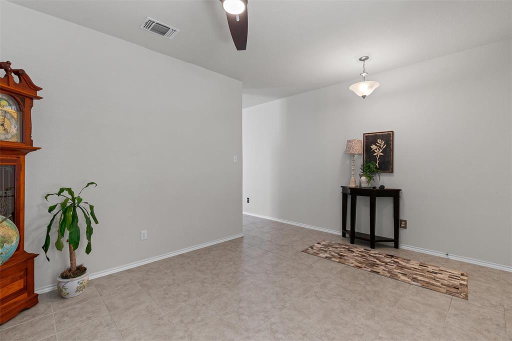 1920 Cliffbrake Way Property Photo 5
