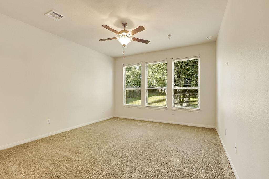 153 Crescent Heights Dr Property Photo 9