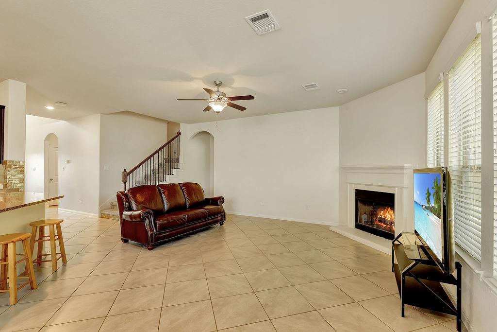 153 Crescent Heights Dr Property Photo 14