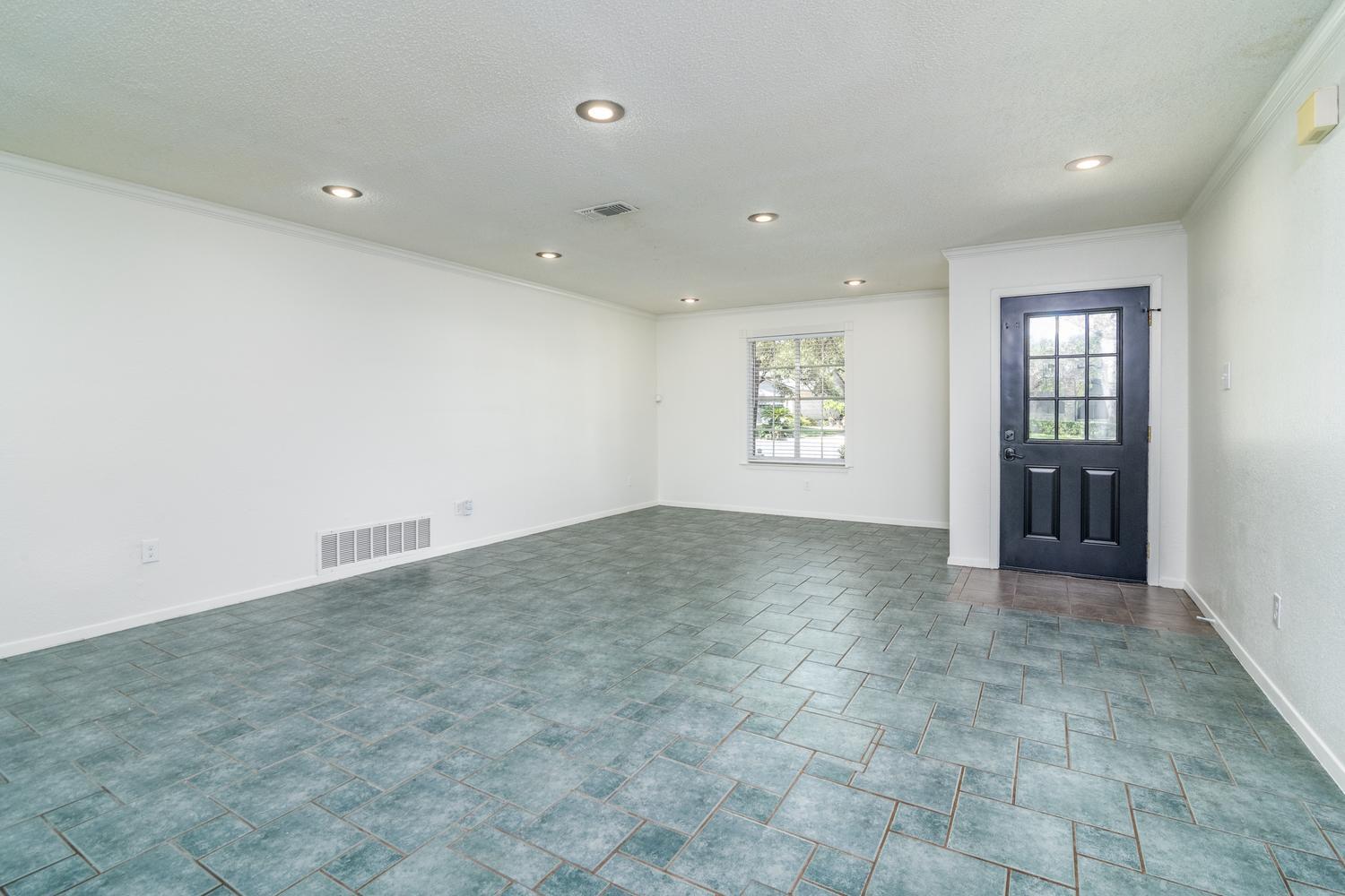 6305 Sanderson Ave Property Photo 14