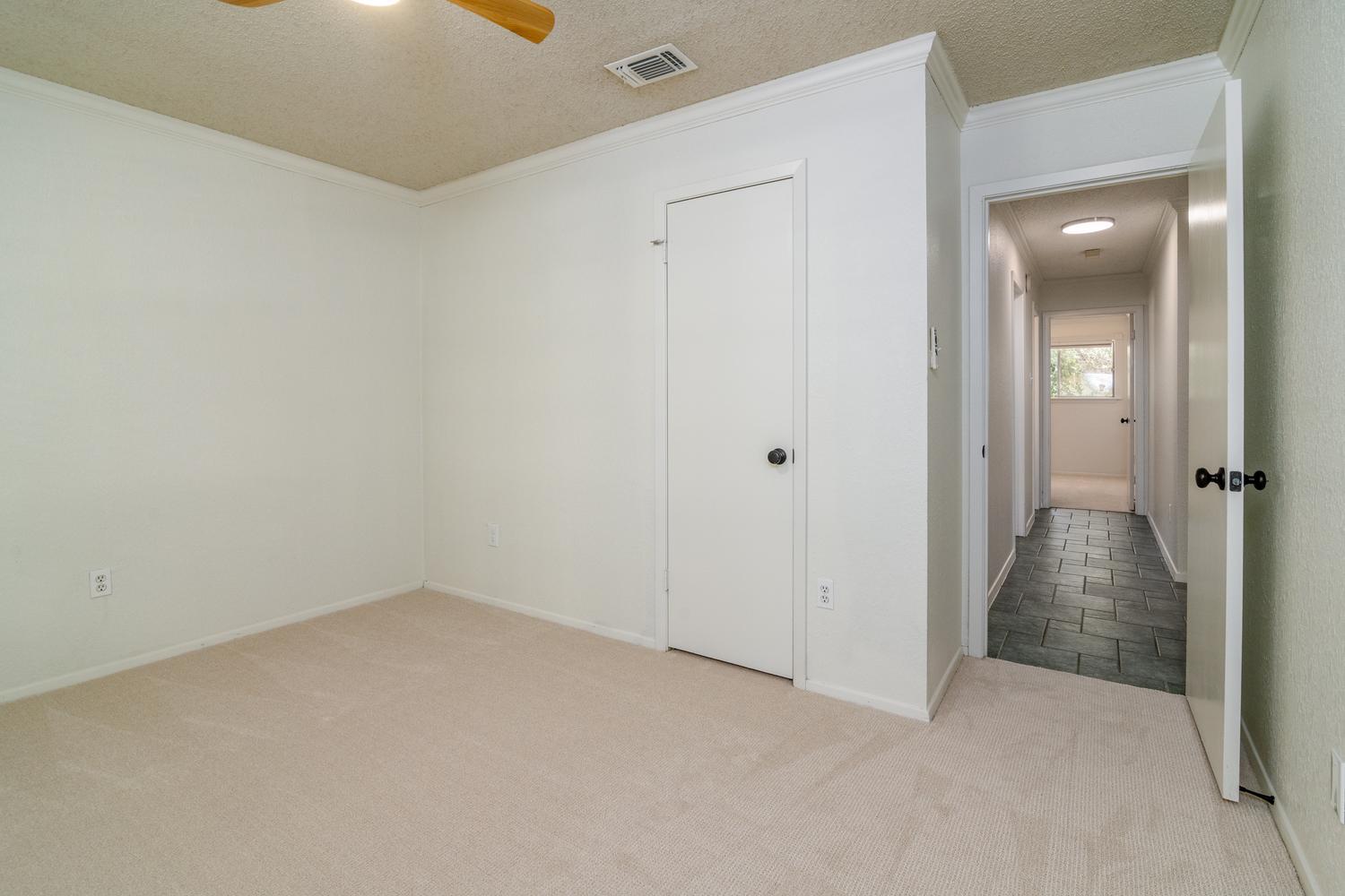 6305 Sanderson Ave Property Photo 22