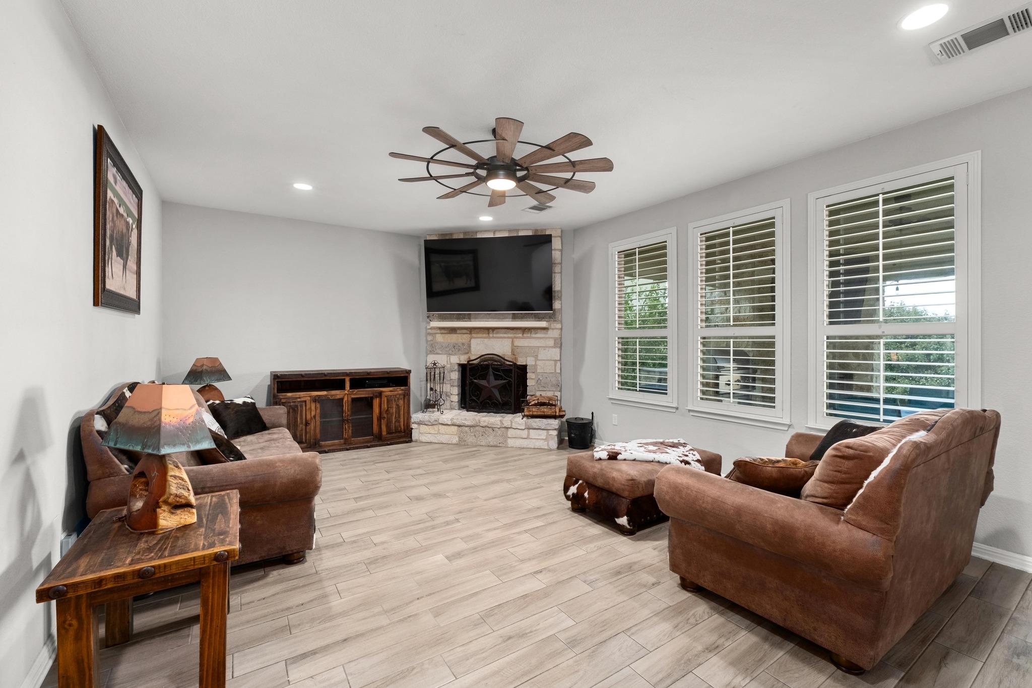 5109 Scenic Lake Dr Property Photo 4