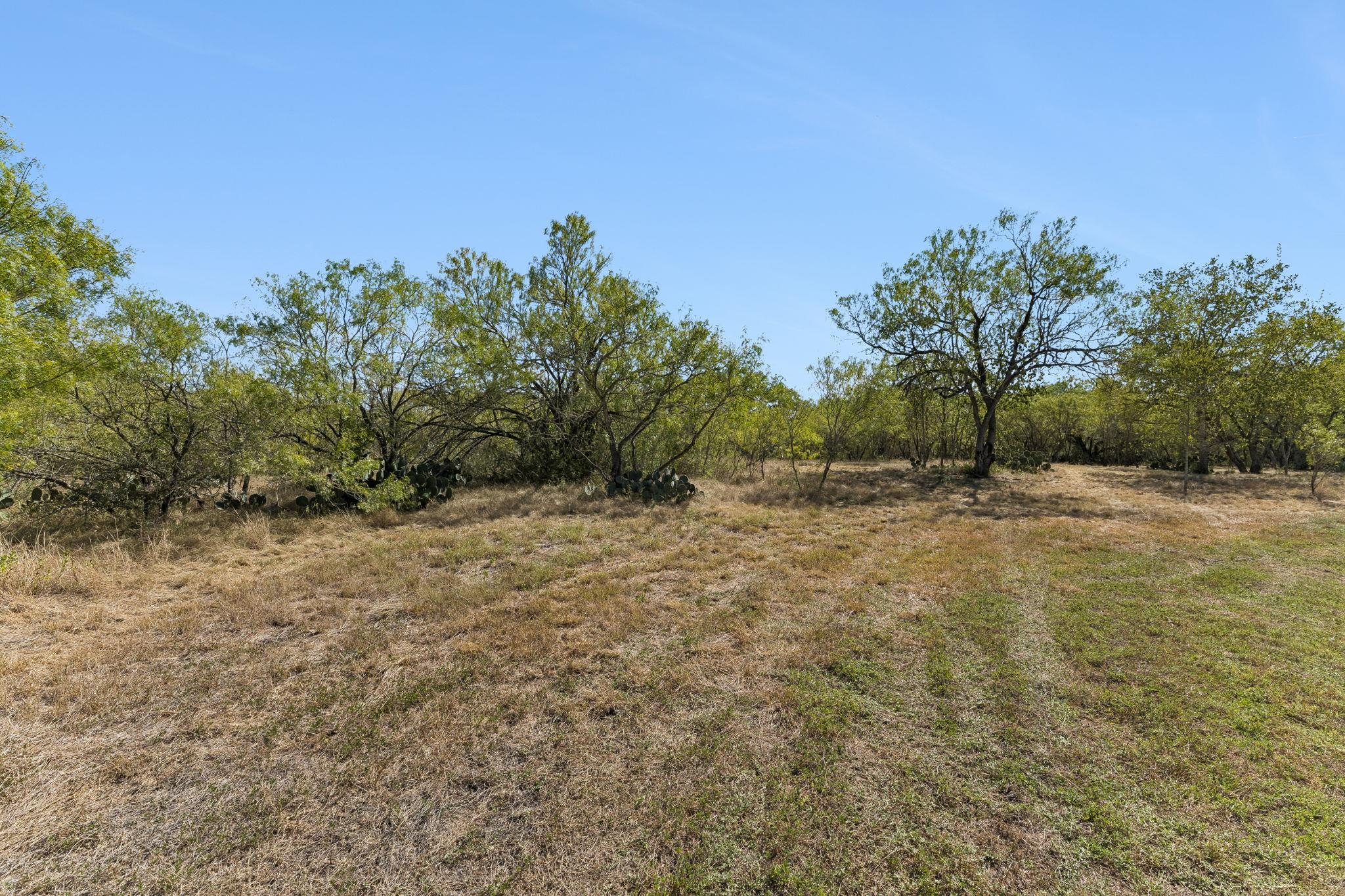 200 Armstrong Rd Property Photo 9