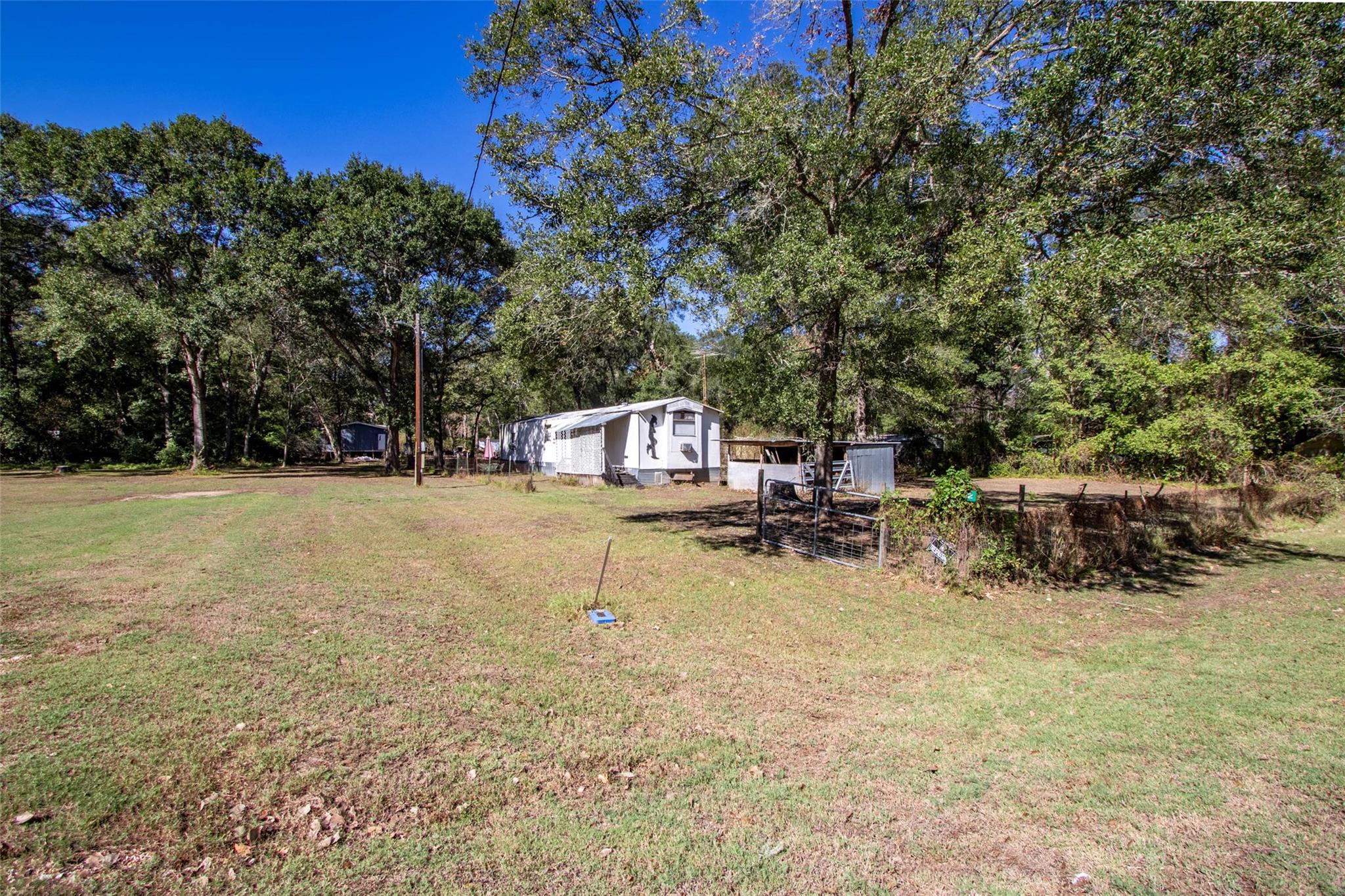 1942 Walnut Dr Property Photo 10
