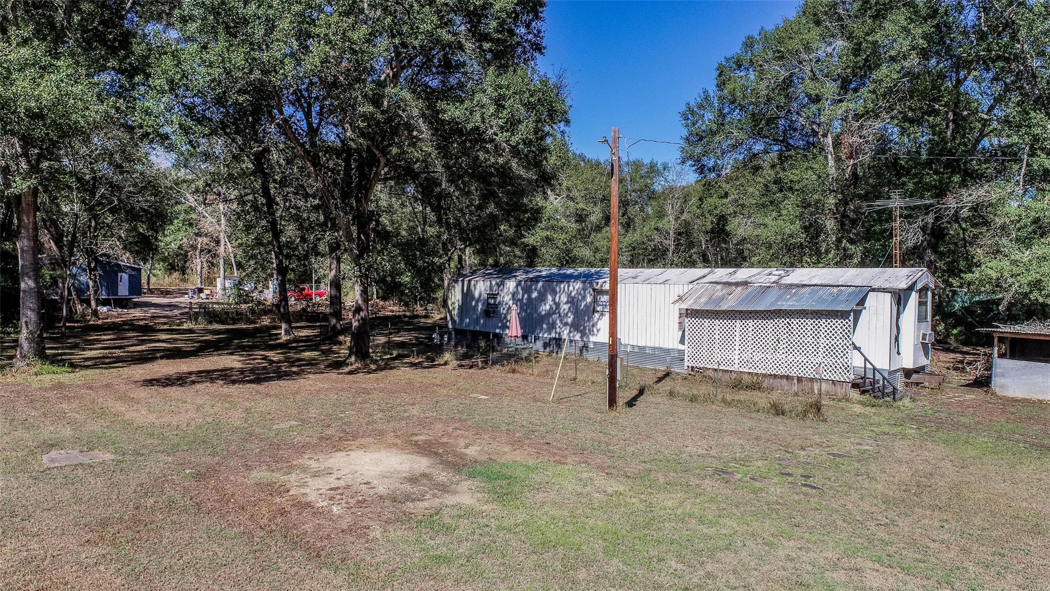1942 Walnut Dr Property Photo 12