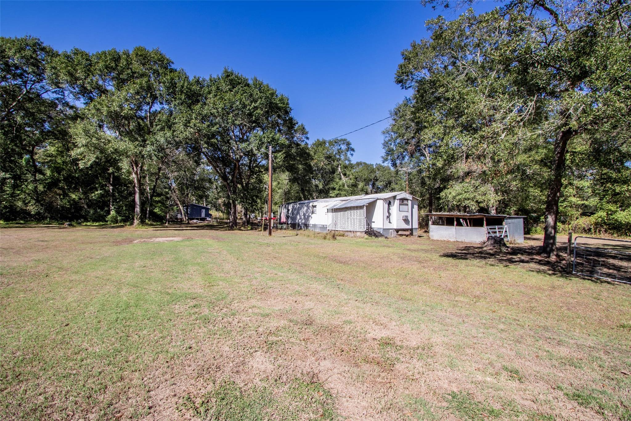 1942 Walnut Dr Property Photo 13