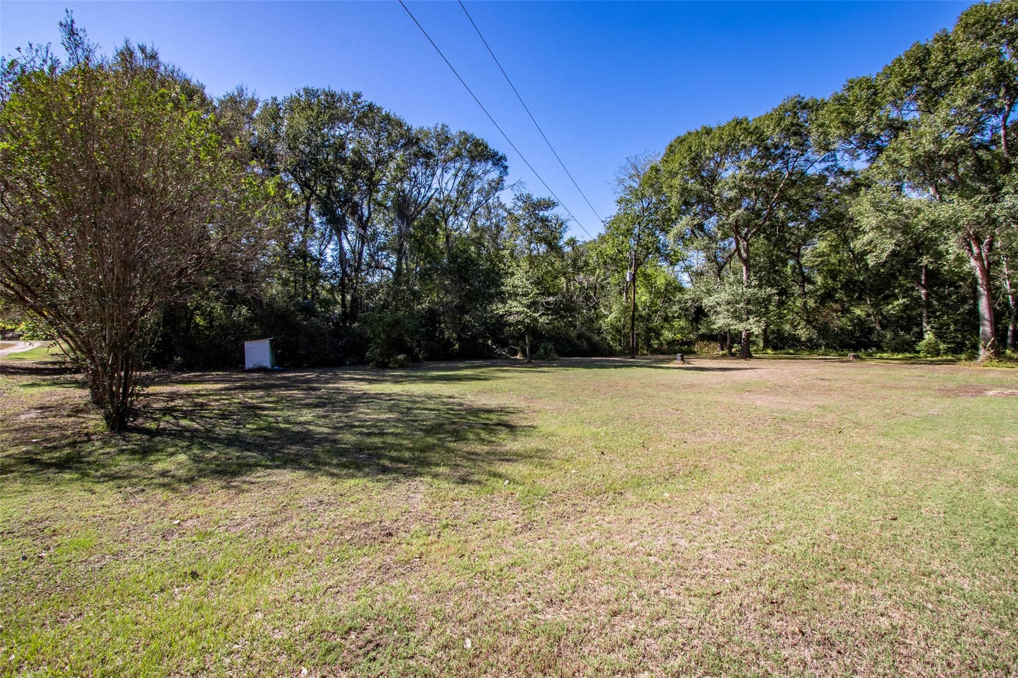 1942 Walnut Dr Property Photo 17