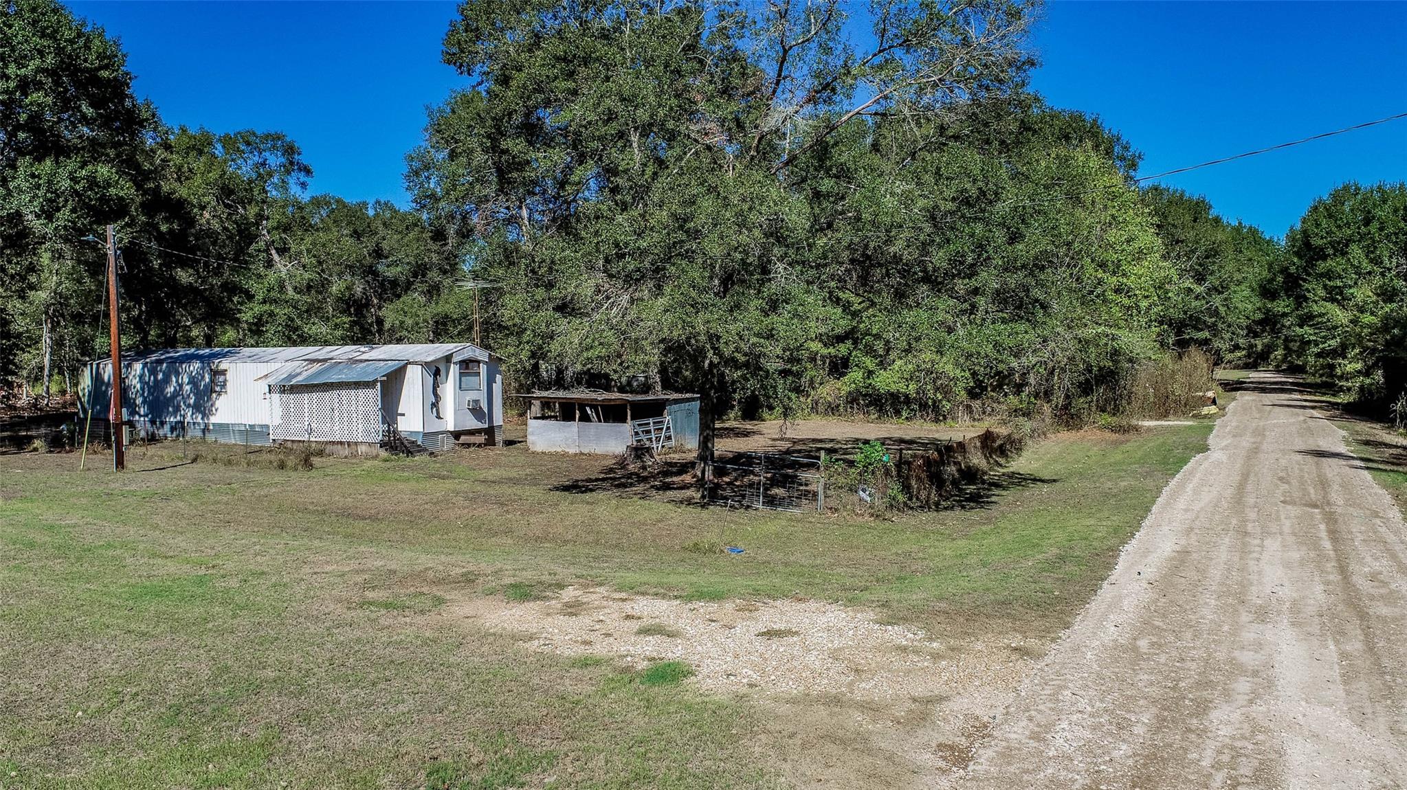 1942 Walnut Dr Property Photo 21