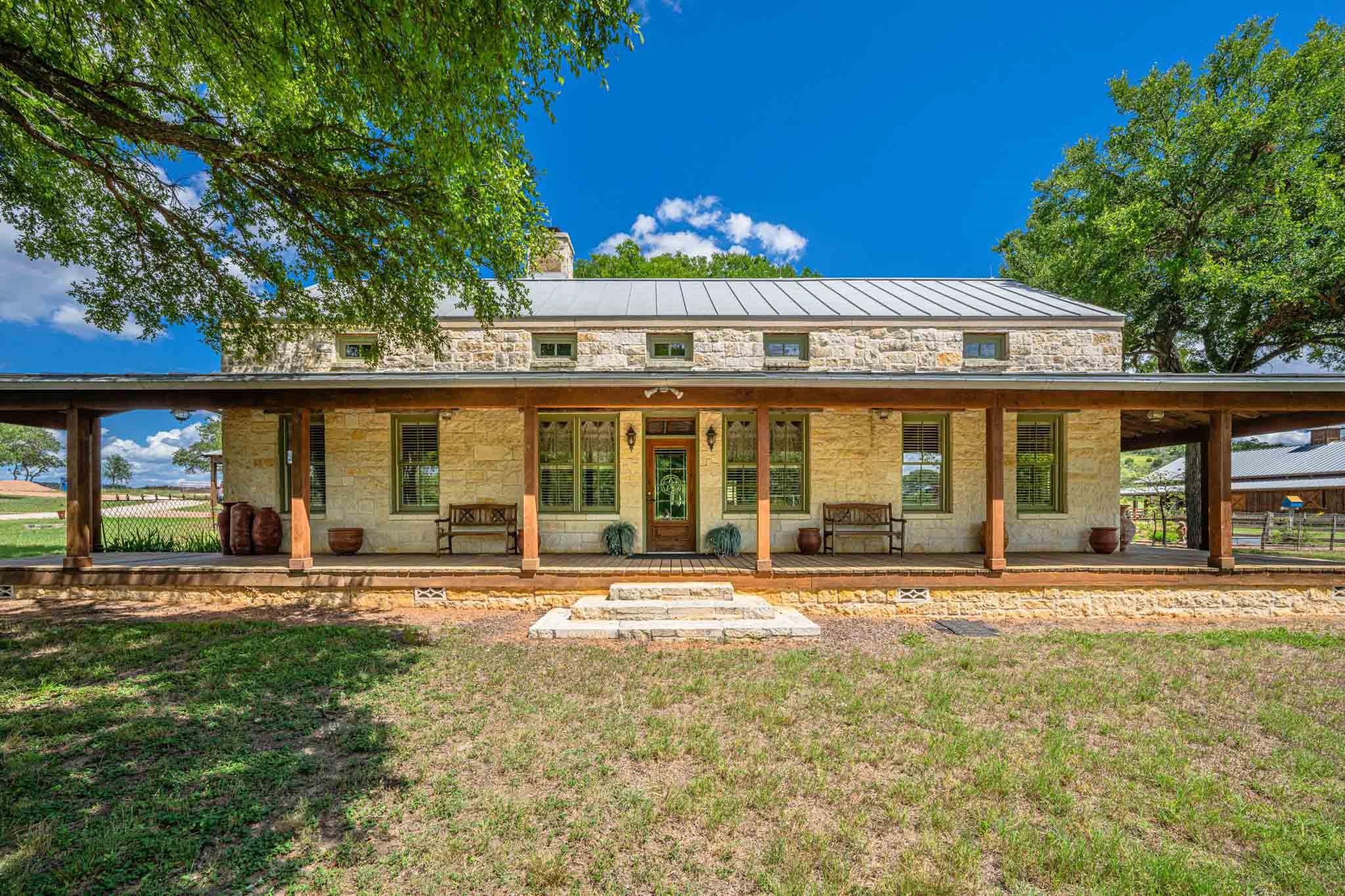 9352 Ranch Road 783 Property Photo 4
