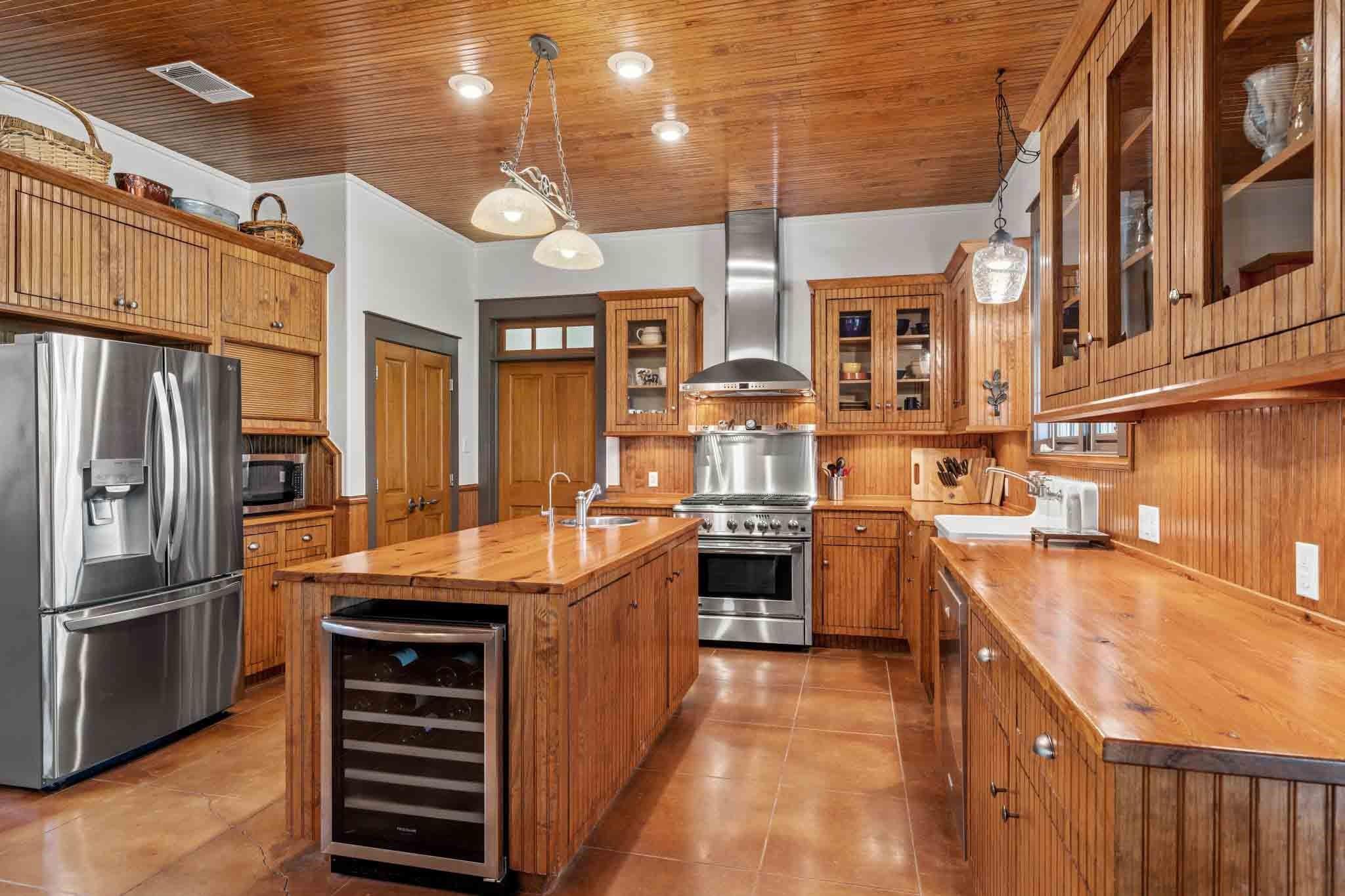 9352 Ranch Road 783 Property Photo 6