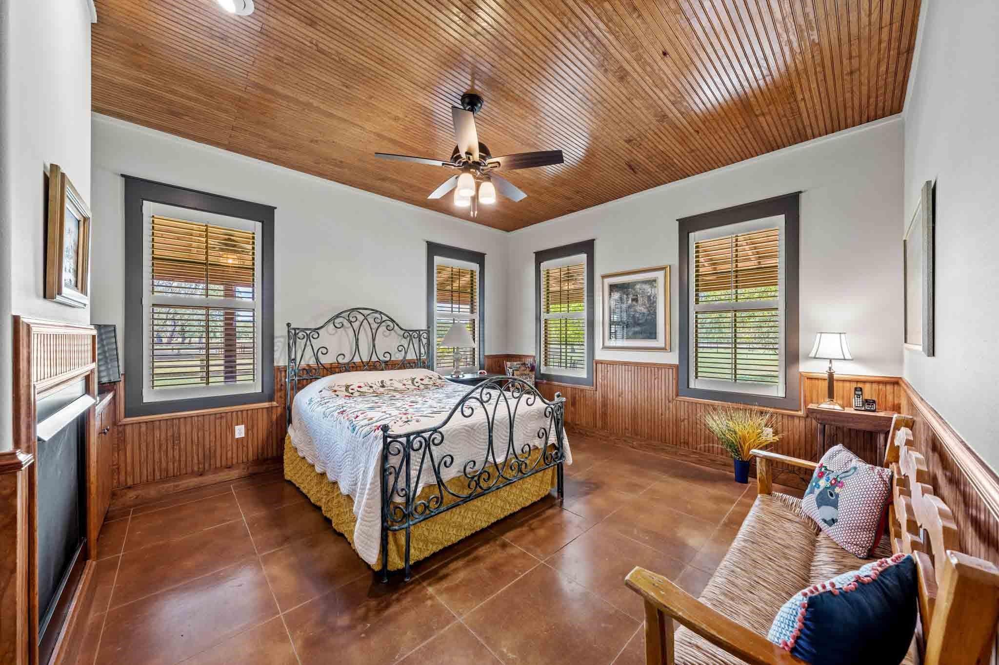 9352 Ranch Road 783 Property Photo 7