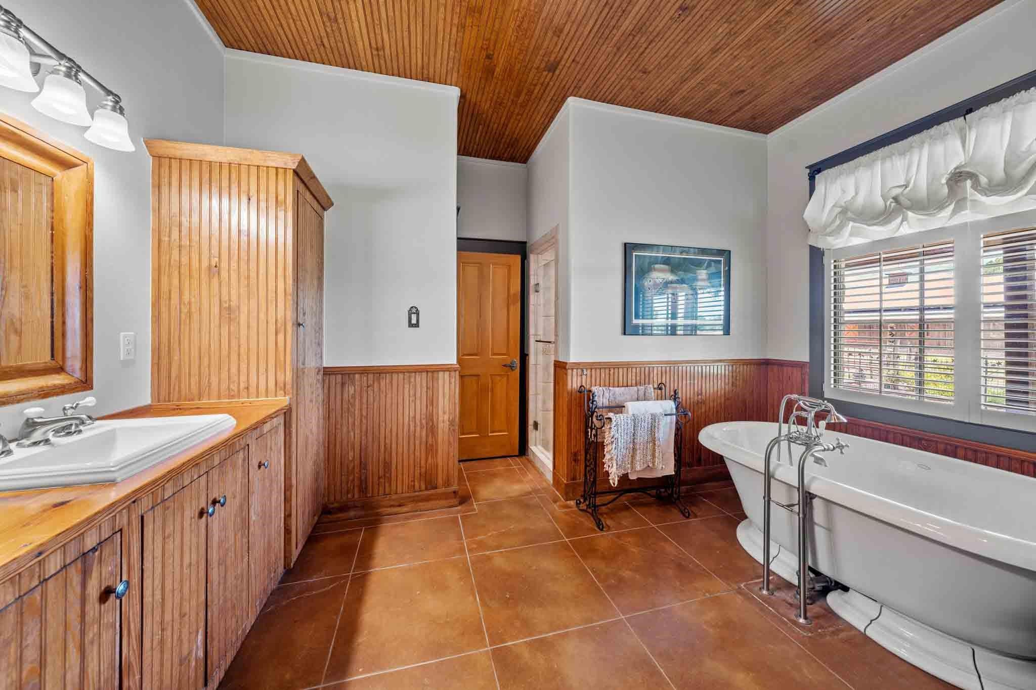 9352 Ranch Road 783 Property Photo 8