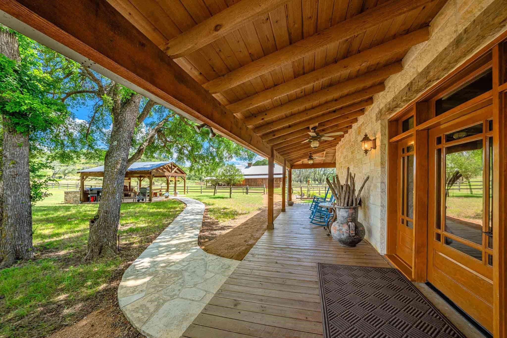 9352 Ranch Road 783 Property Photo 12