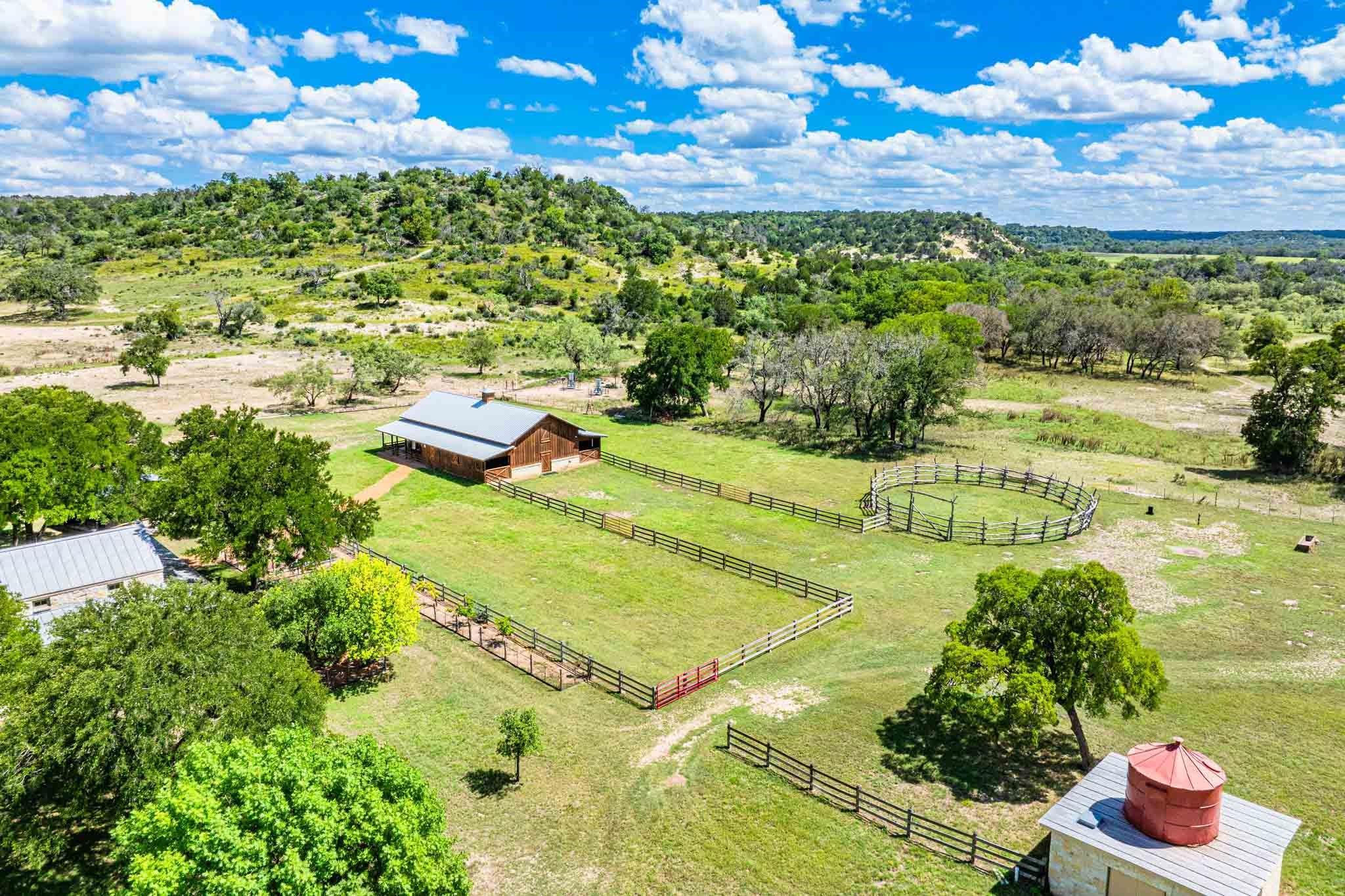 9352 Ranch Road 783 Property Photo 15