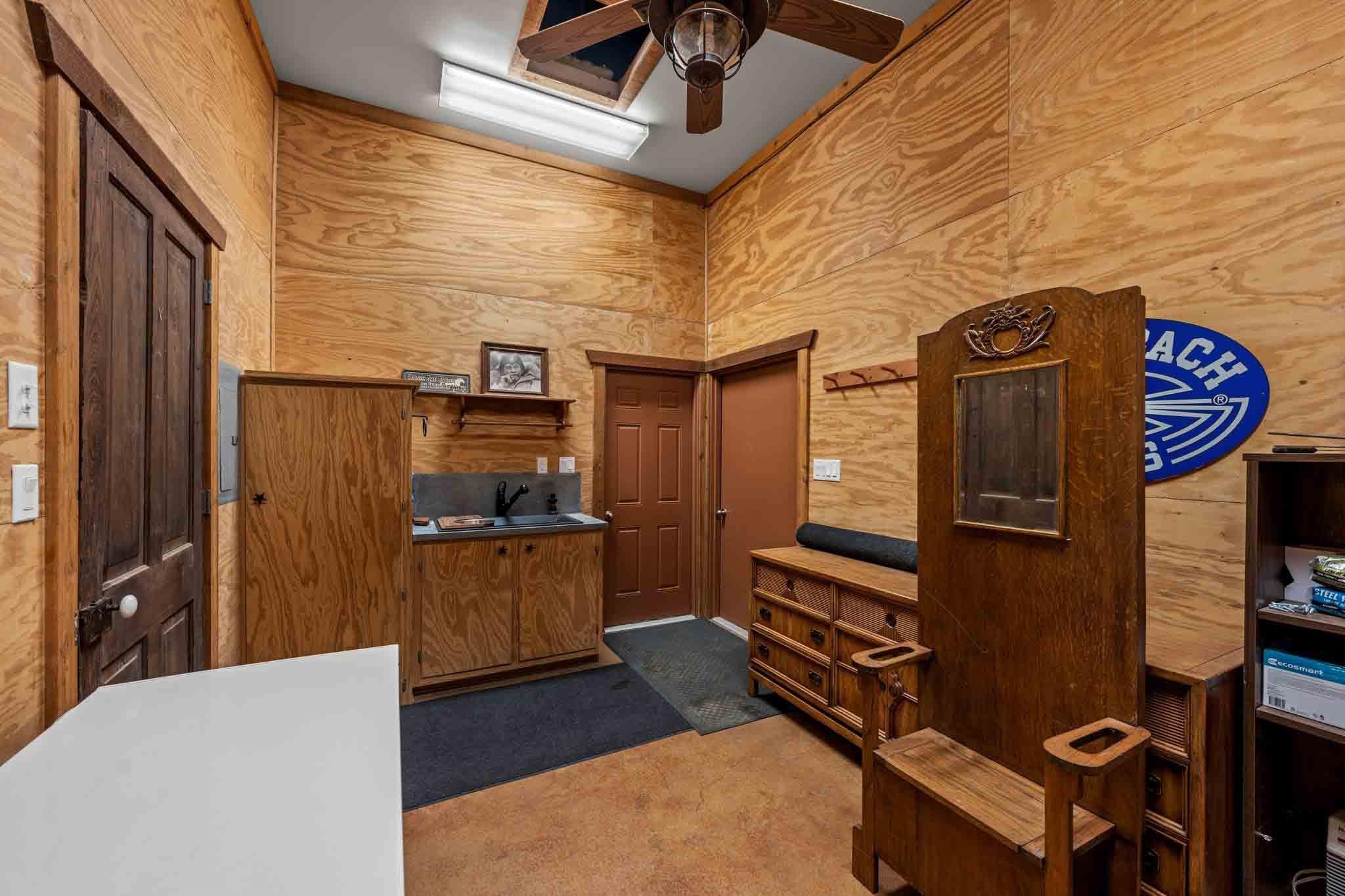 9352 Ranch Road 783 Property Photo 18