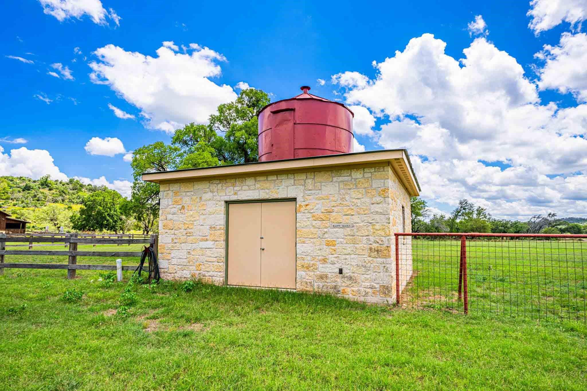 9352 Ranch Road 783 Property Photo 30