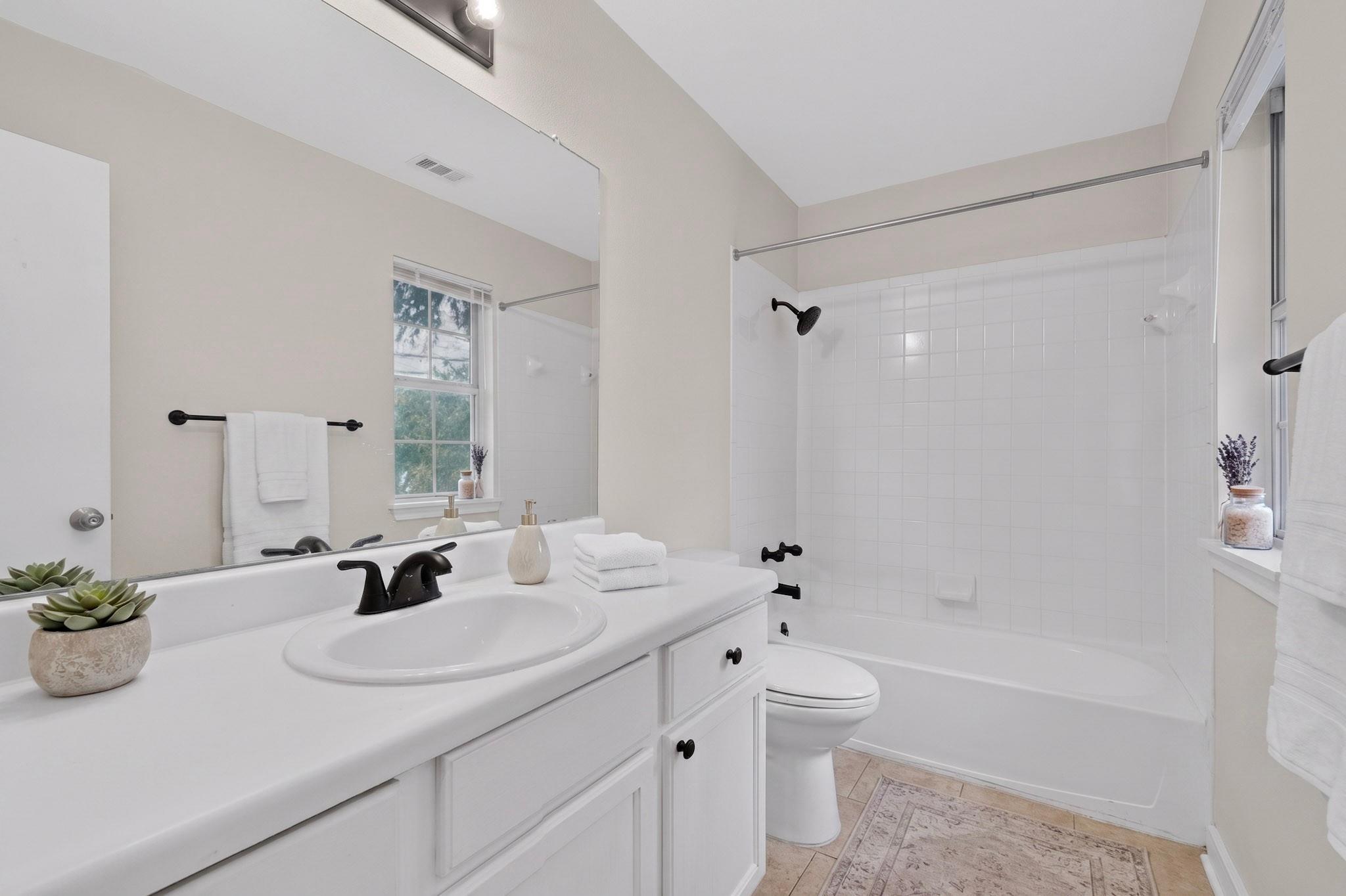 2318 Riddle Rd #b Property Photo 7