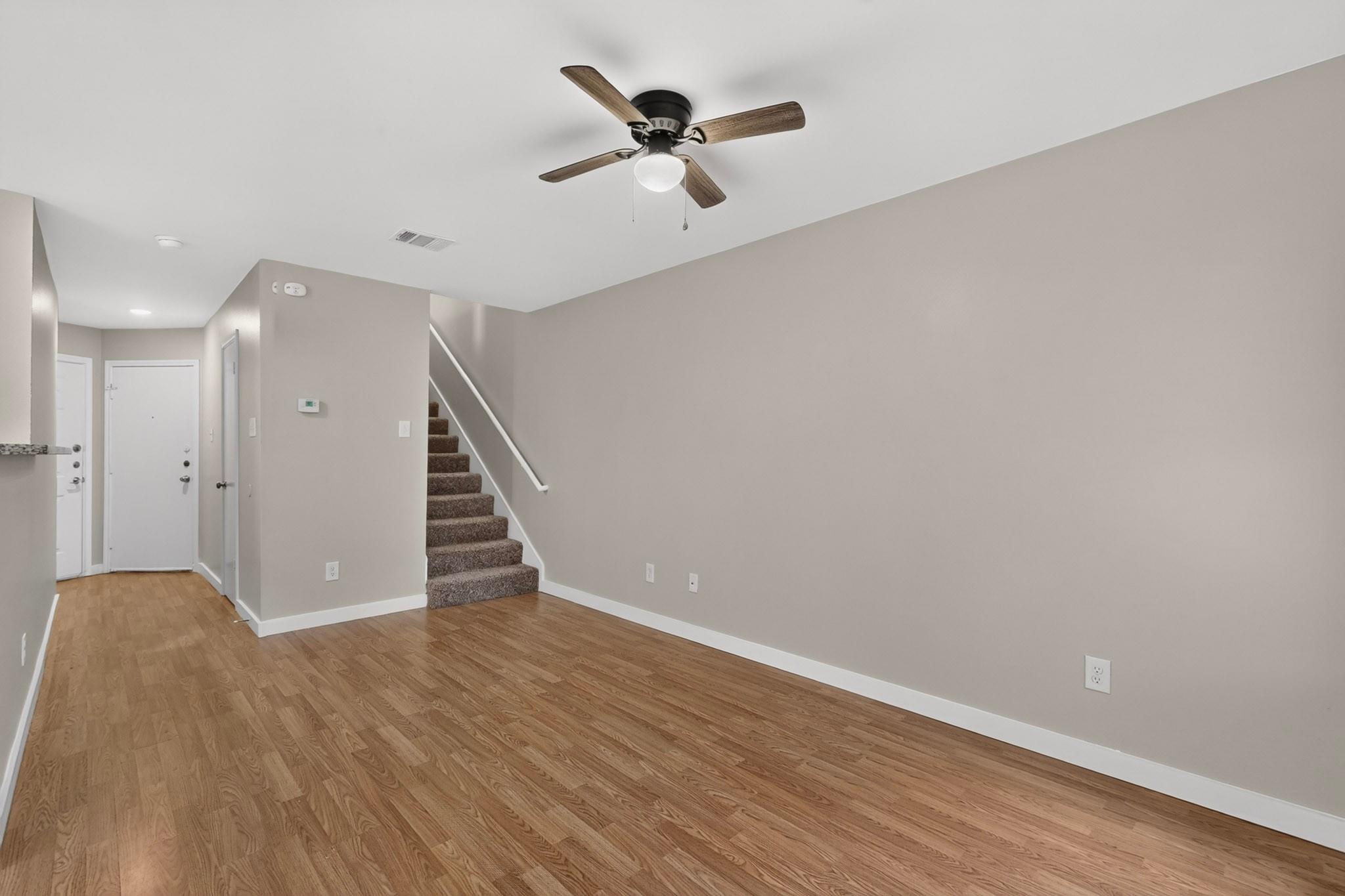 2318 Riddle Rd #b Property Photo 8