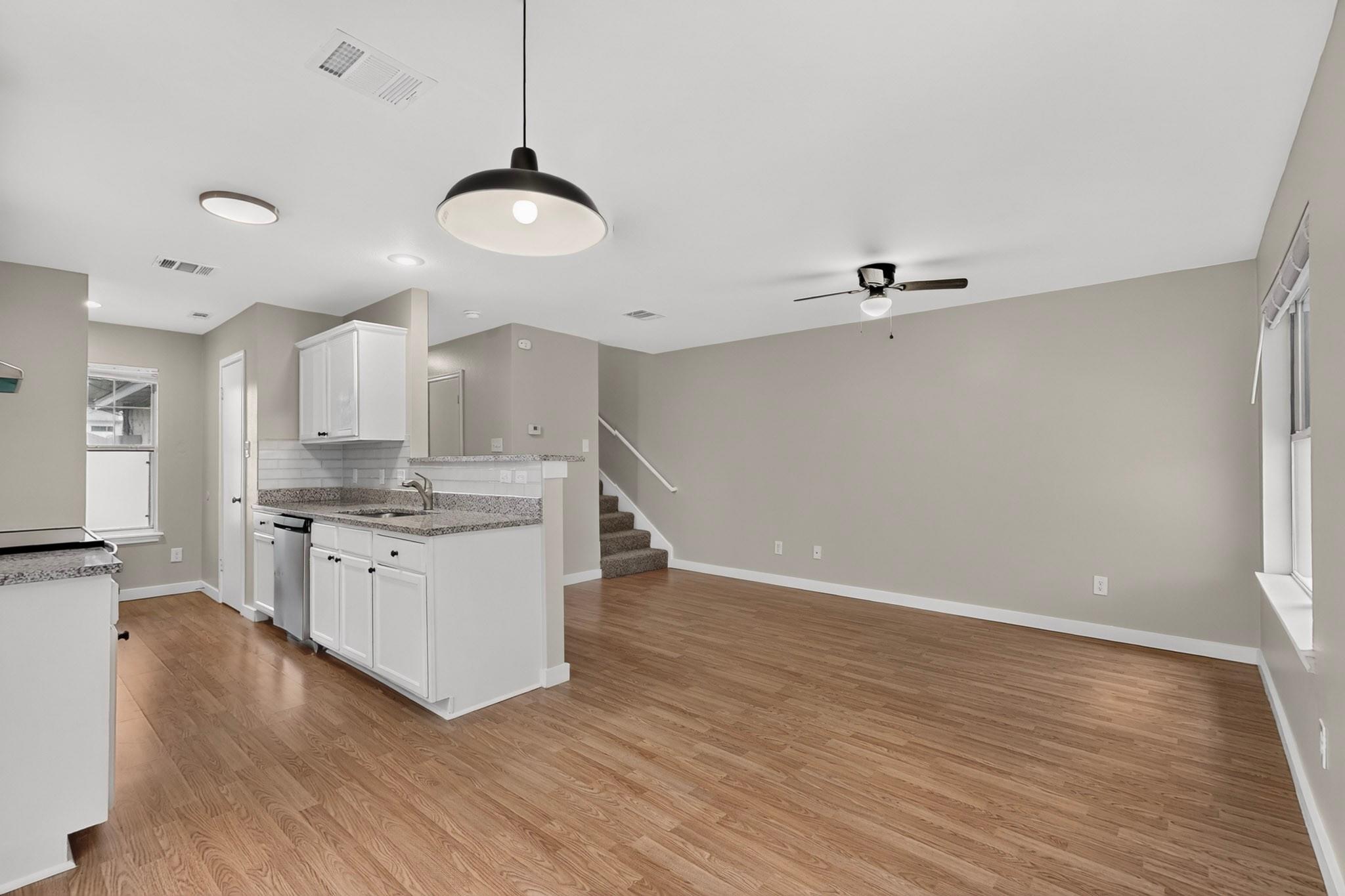 2318 Riddle Rd #b Property Photo 12