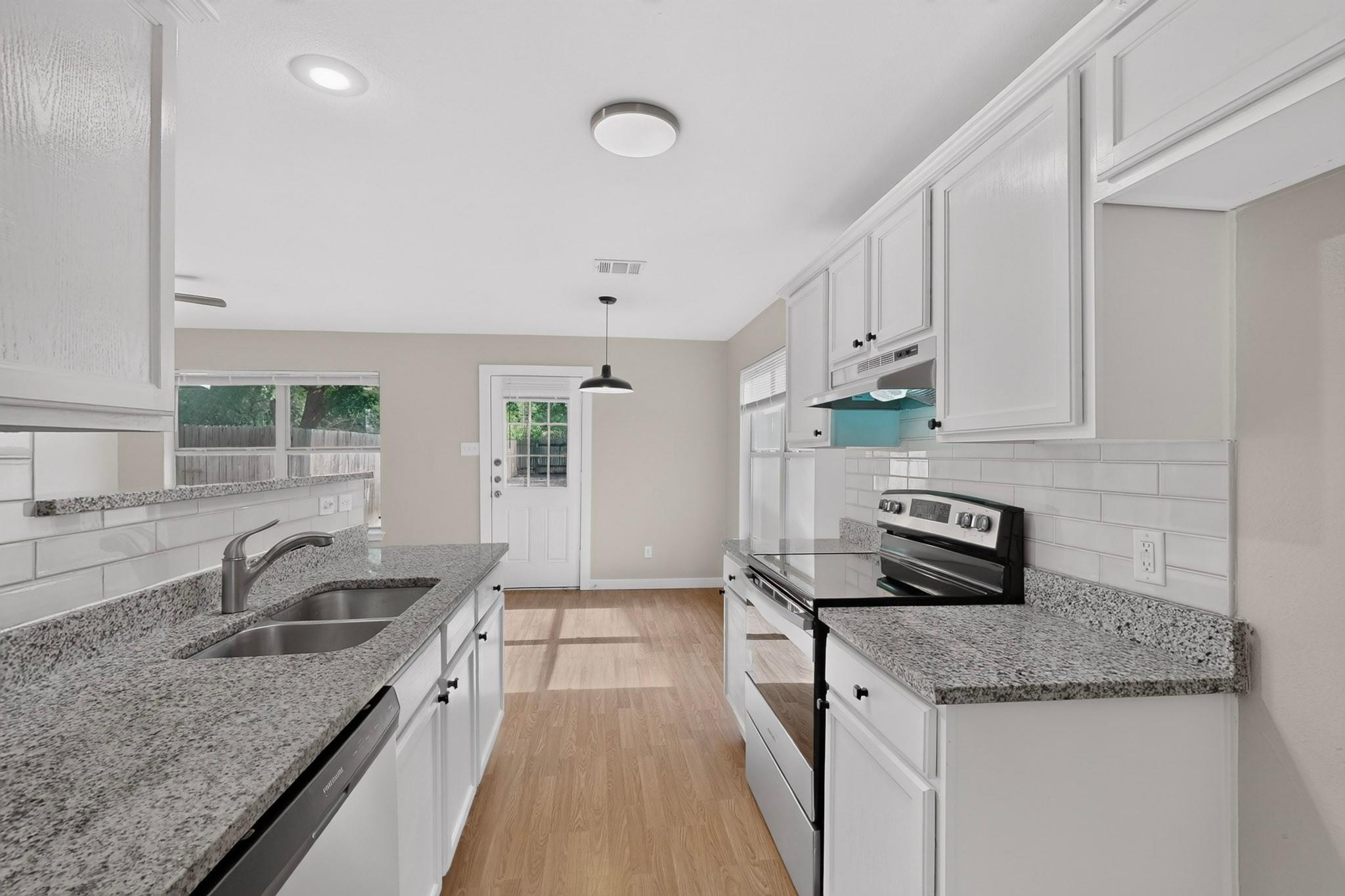 2318 Riddle Rd #b Property Photo 14