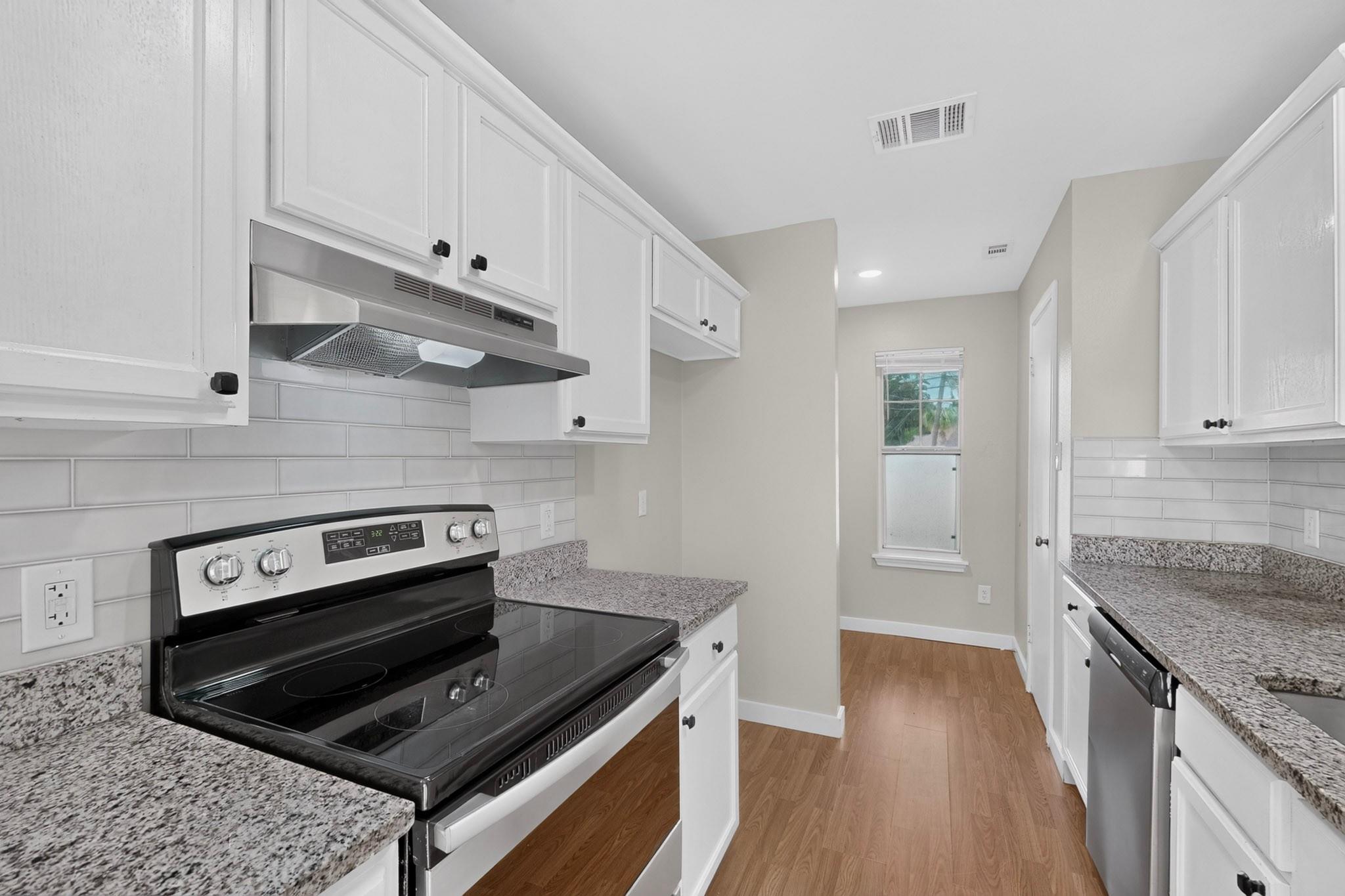 2318 Riddle Rd #b Property Photo 15