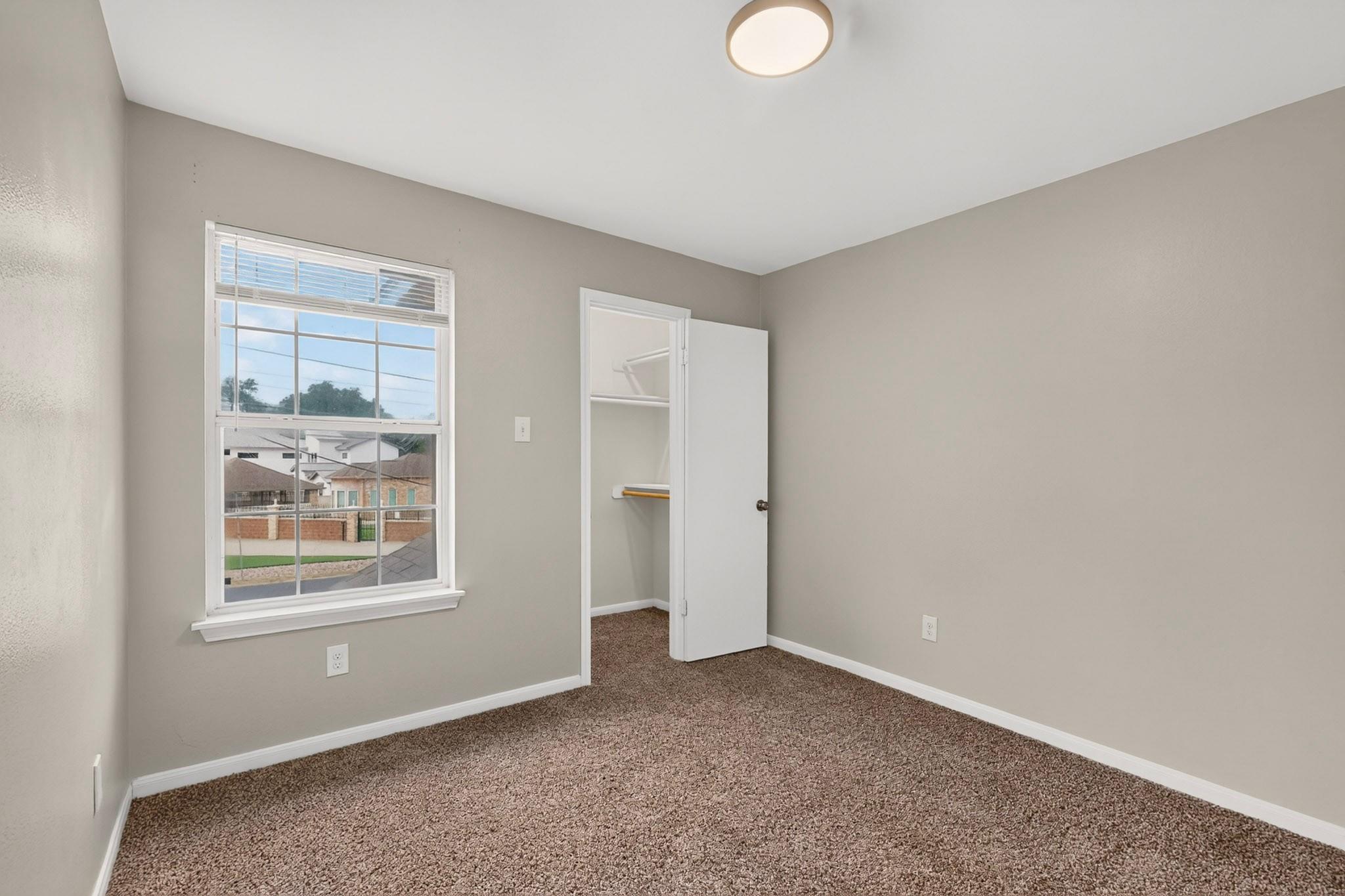 2318 Riddle Rd #b Property Photo 23