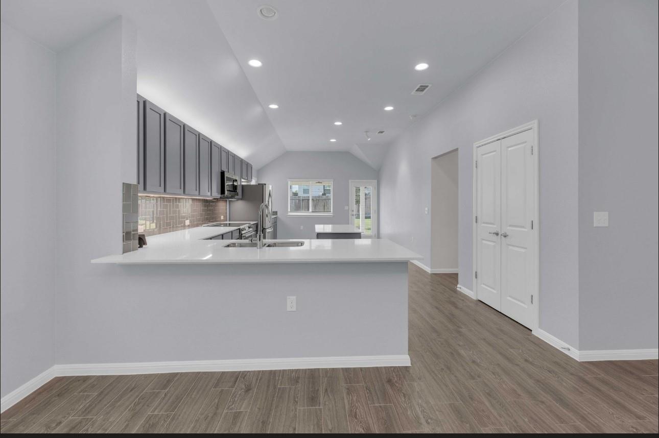 9944 Comely Bnd Property Photo 13