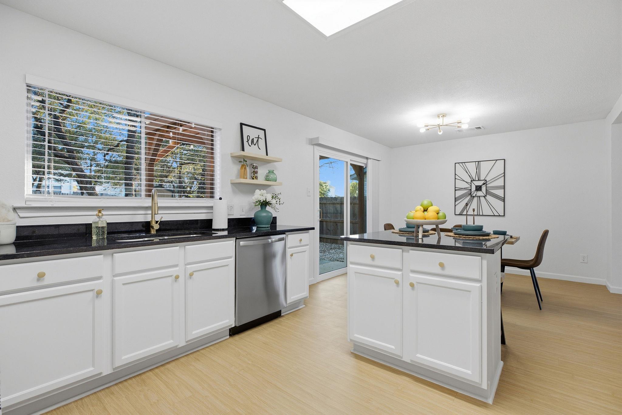 2602 Andres Way Property Photo 11