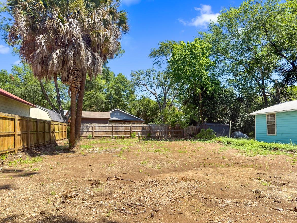 328 Wavell St Property Photo 5
