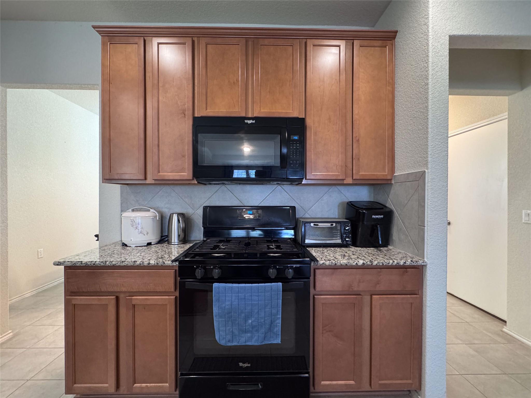 11905 Reindeer Dr Property Photo 6